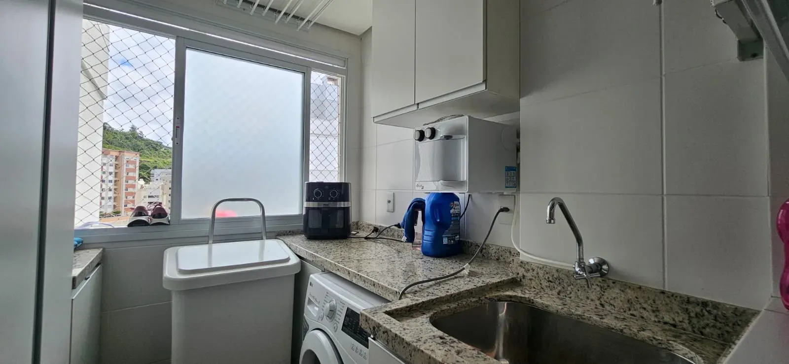 Apartamento com 3 dormitórios sendo 2 suítes e 3 vagas de garagem em Florianópolis/SC