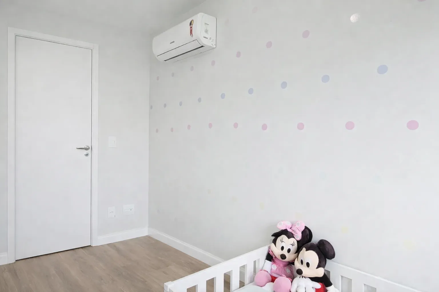 Apartamento com 3 dormitórios sendo 2 suítes e 3 vagas de garagem em Florianópolis/SC