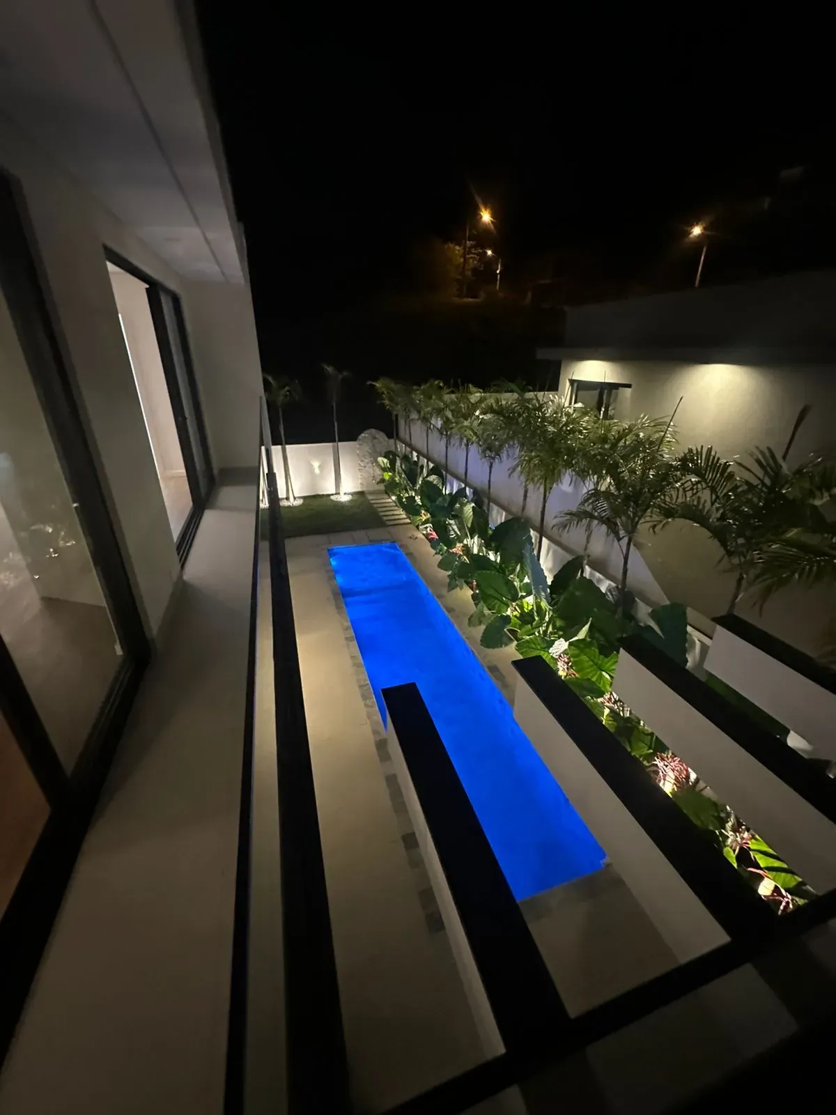 Casa com 3 dormitórios sendo 3 suítes e 4 vagas de garagem em São José/SC