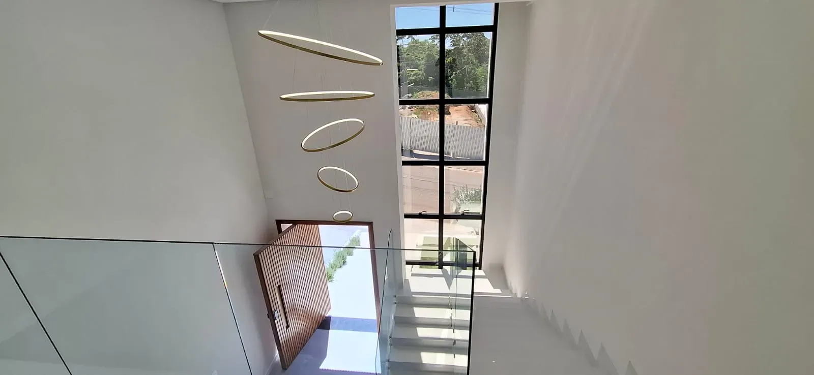 Casa com 3 dormitórios sendo 3 suítes e 4 vagas de garagem em São José/SC