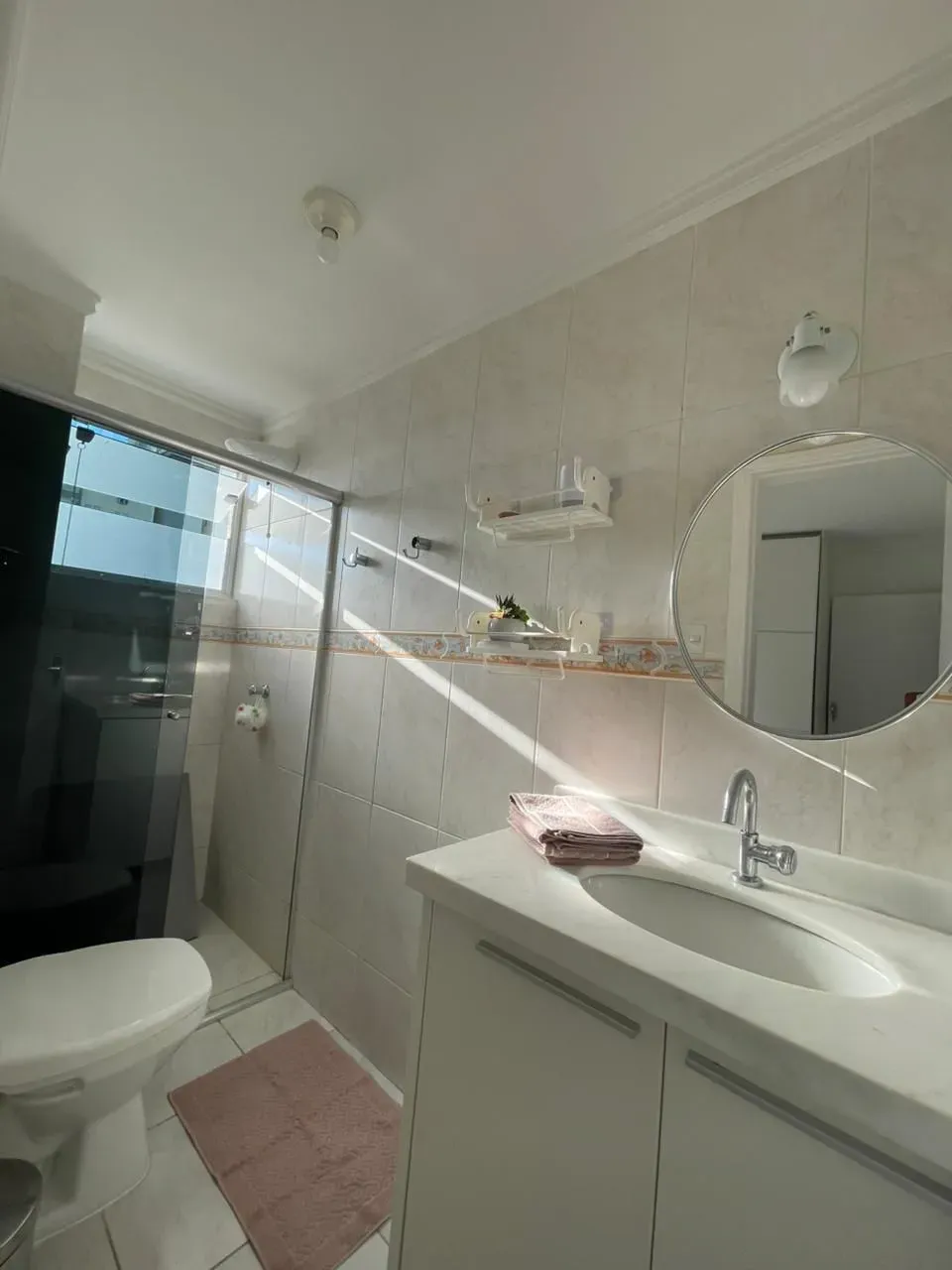 Apartamento com 1 dormitório sendo 2 suítes e 1 vaga de garagem em Balneário Camboriú/SC