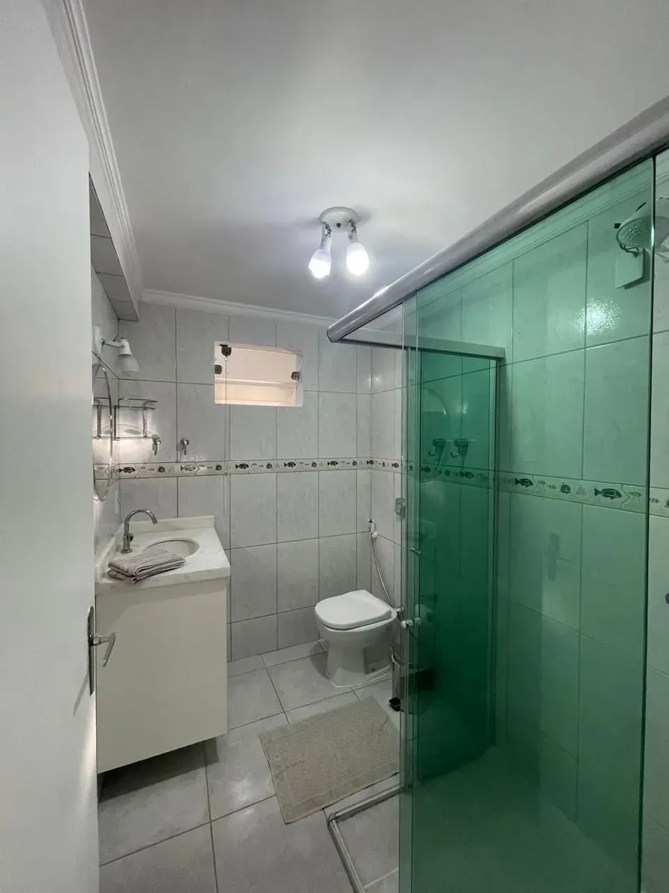 Apartamento com 1 dormitório sendo 2 suítes e 1 vaga de garagem em Balneário Camboriú/SC