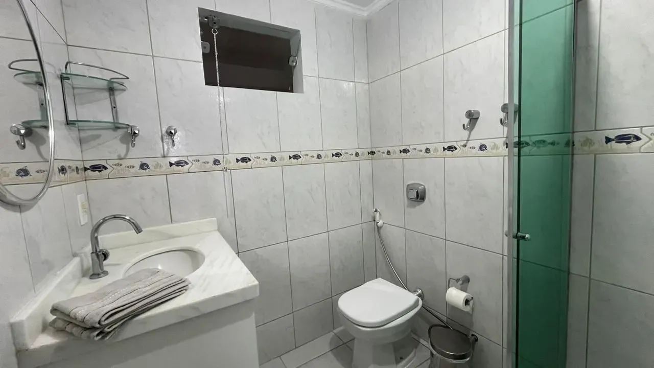 Apartamento com 1 dormitório sendo 2 suítes e 1 vaga de garagem em Balneário Camboriú/SC