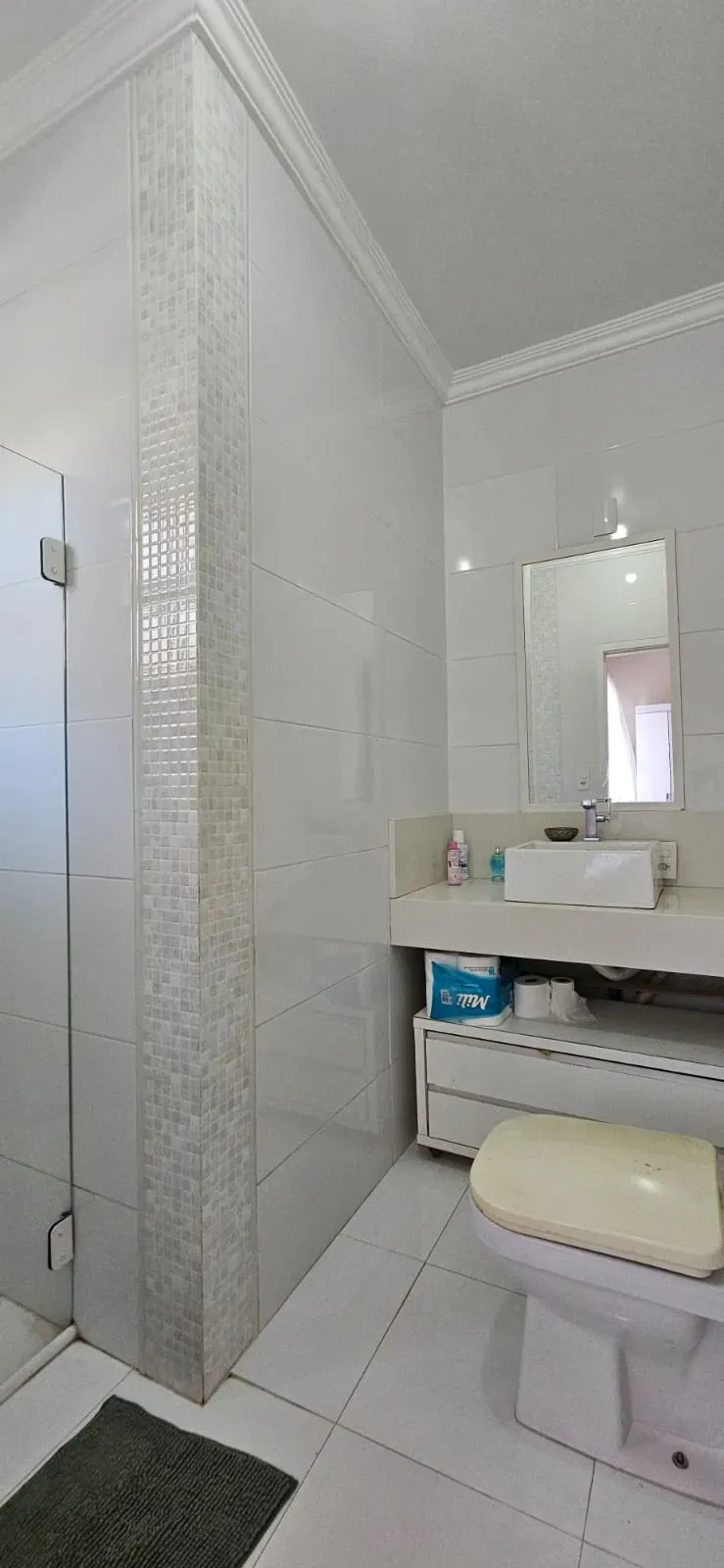 Casa com 7 dormitórios sendo 2 suítes e 2 vagas de garagem em Florianópolis/SC