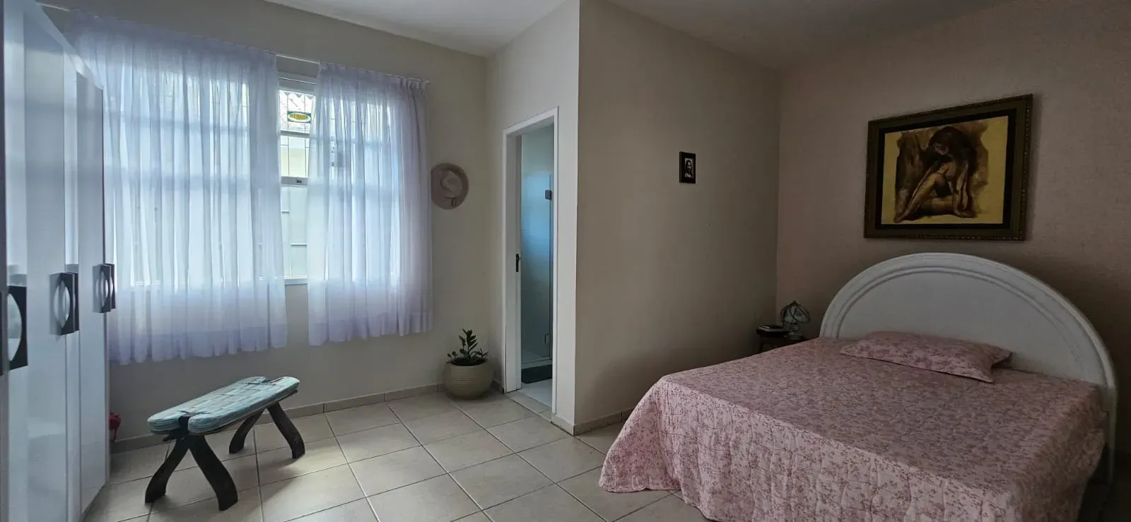 Casa com 7 dormitórios sendo 2 suítes e 2 vagas de garagem em Florianópolis/SC