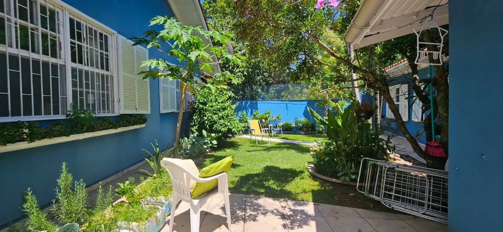 Casa com 7 dormitórios sendo 2 suítes e 2 vagas de garagem em Florianópolis/SC