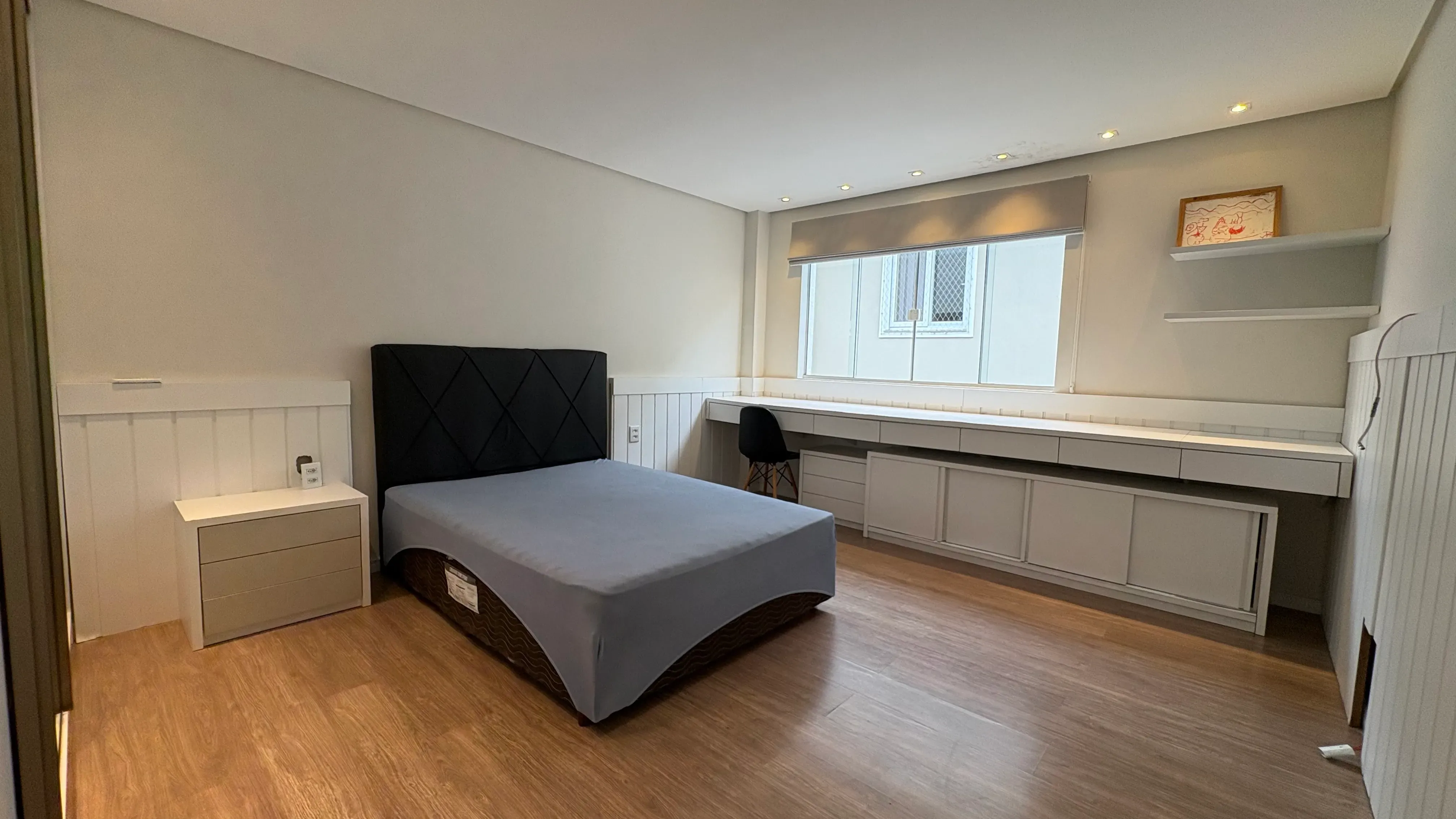 Casa com 4 dormitórios sendo 3 suítes e 4 vagas de garagem em Camboriú/SC