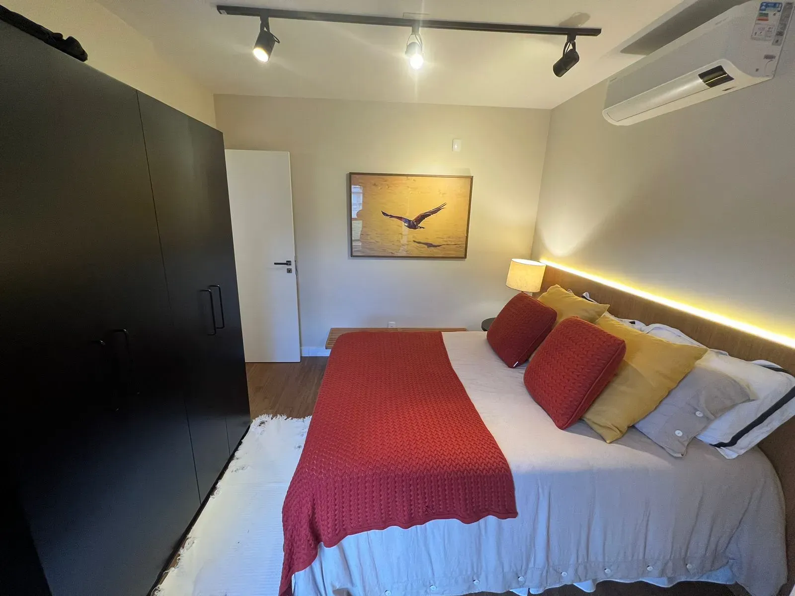 Casa com 2 dormitórios e 1 vaga de garagem em Balneário Camboriú/SC