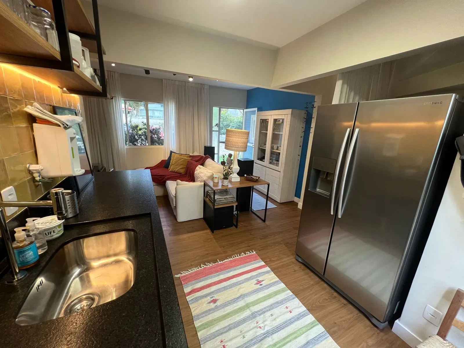 Casa com 2 dormitórios e 1 vaga de garagem em Balneário Camboriú/SC