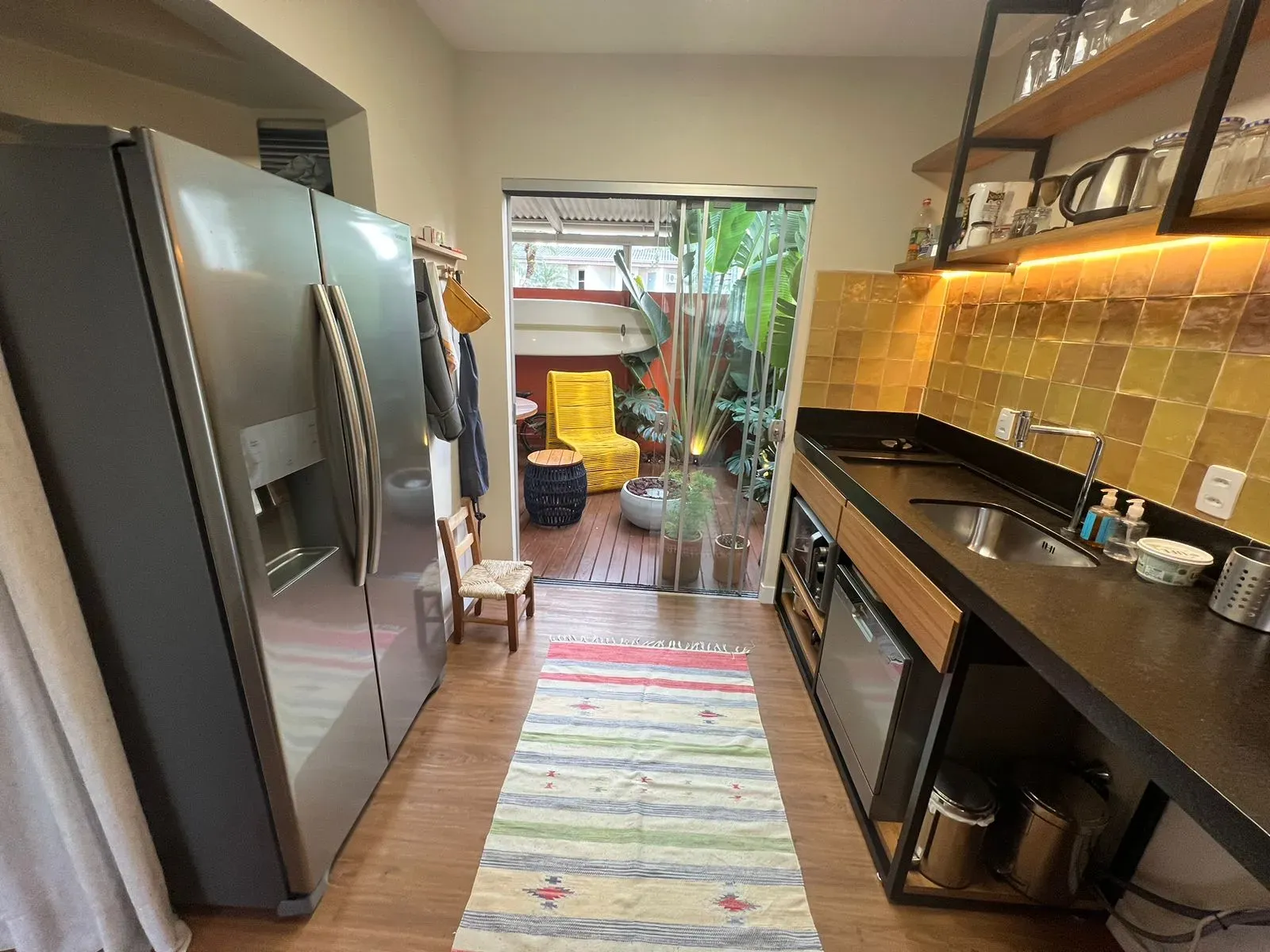 Casa com 2 dormitórios e 1 vaga de garagem em Balneário Camboriú/SC