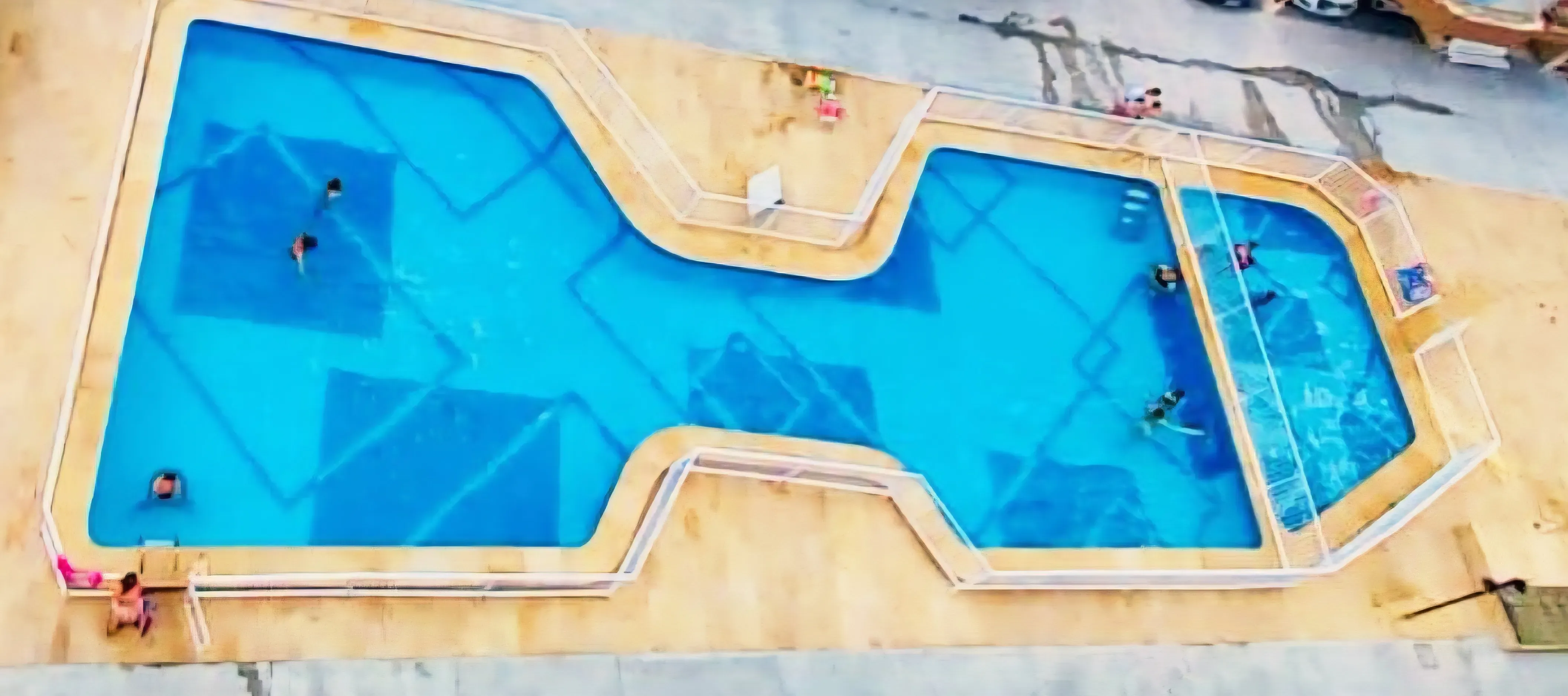 Apartamento com 1 dormitório e 1 vaga de garagem em Balneário Camboriú/SC