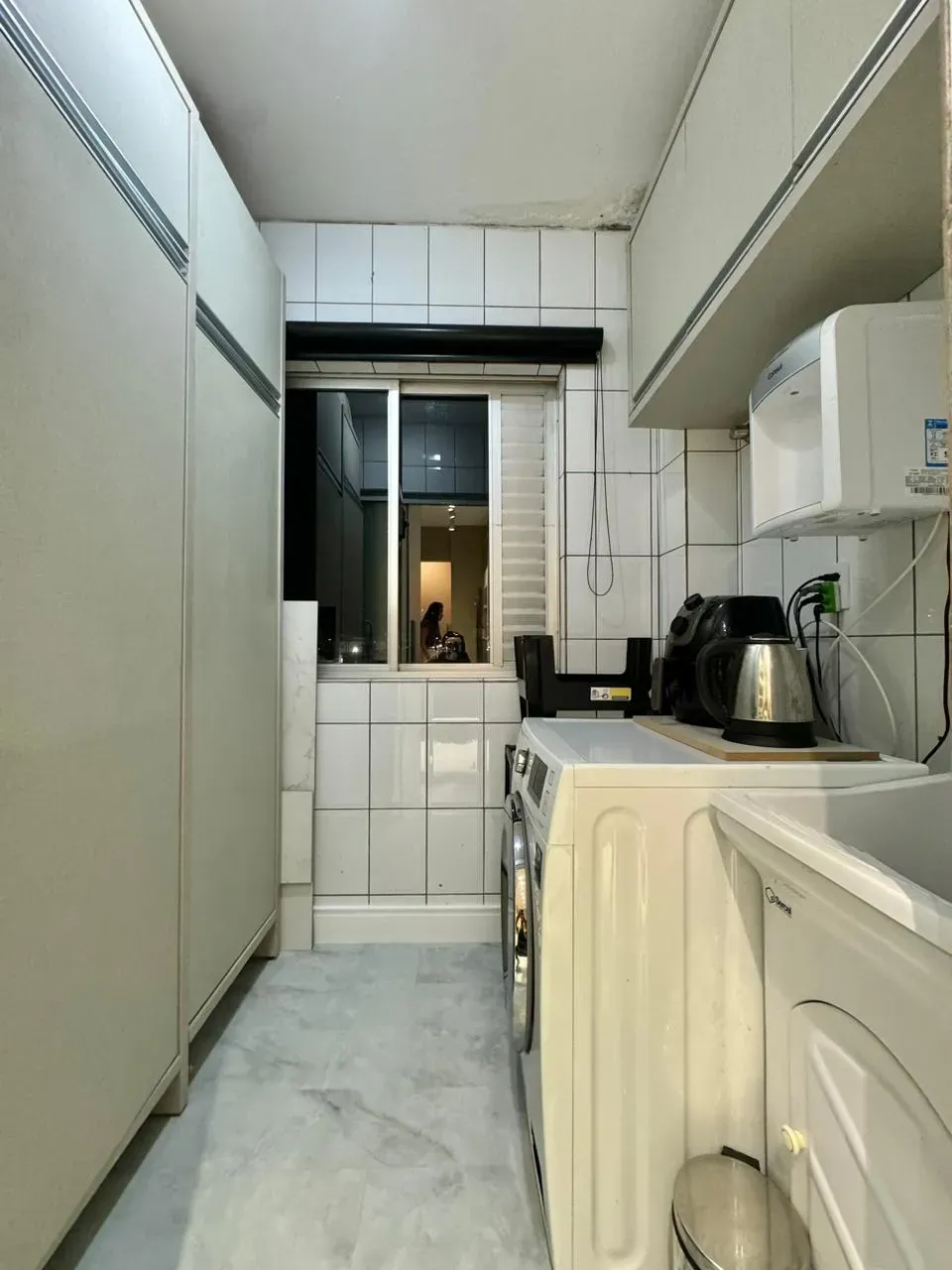 Apartamento com 2 dormitórios sendo 1 suíte e 1 vaga de garagem em Balneário Camboriú/SC