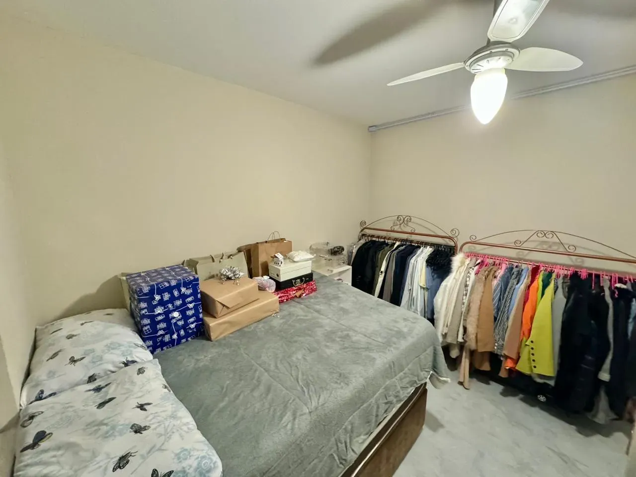 Apartamento com 2 dormitórios sendo 1 suíte e 1 vaga de garagem em Balneário Camboriú/SC