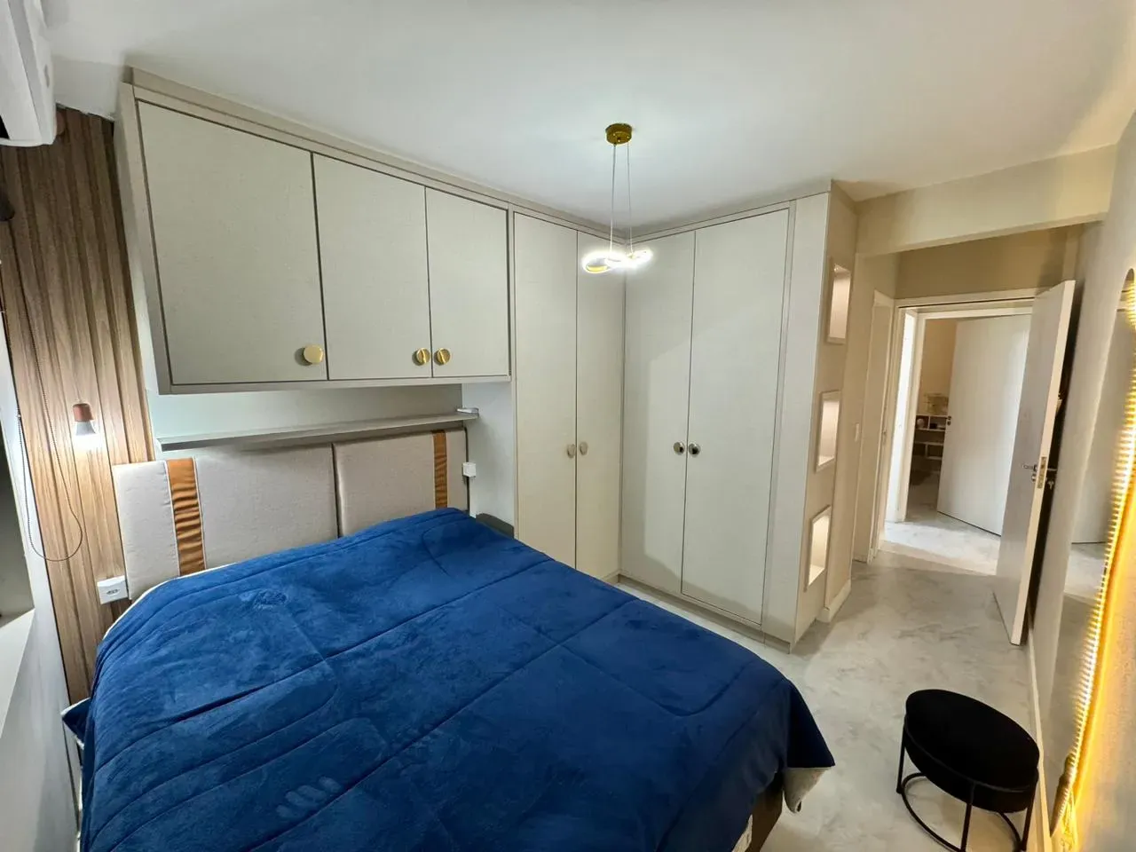 Apartamento com 2 dormitórios sendo 1 suíte e 1 vaga de garagem em Balneário Camboriú/SC