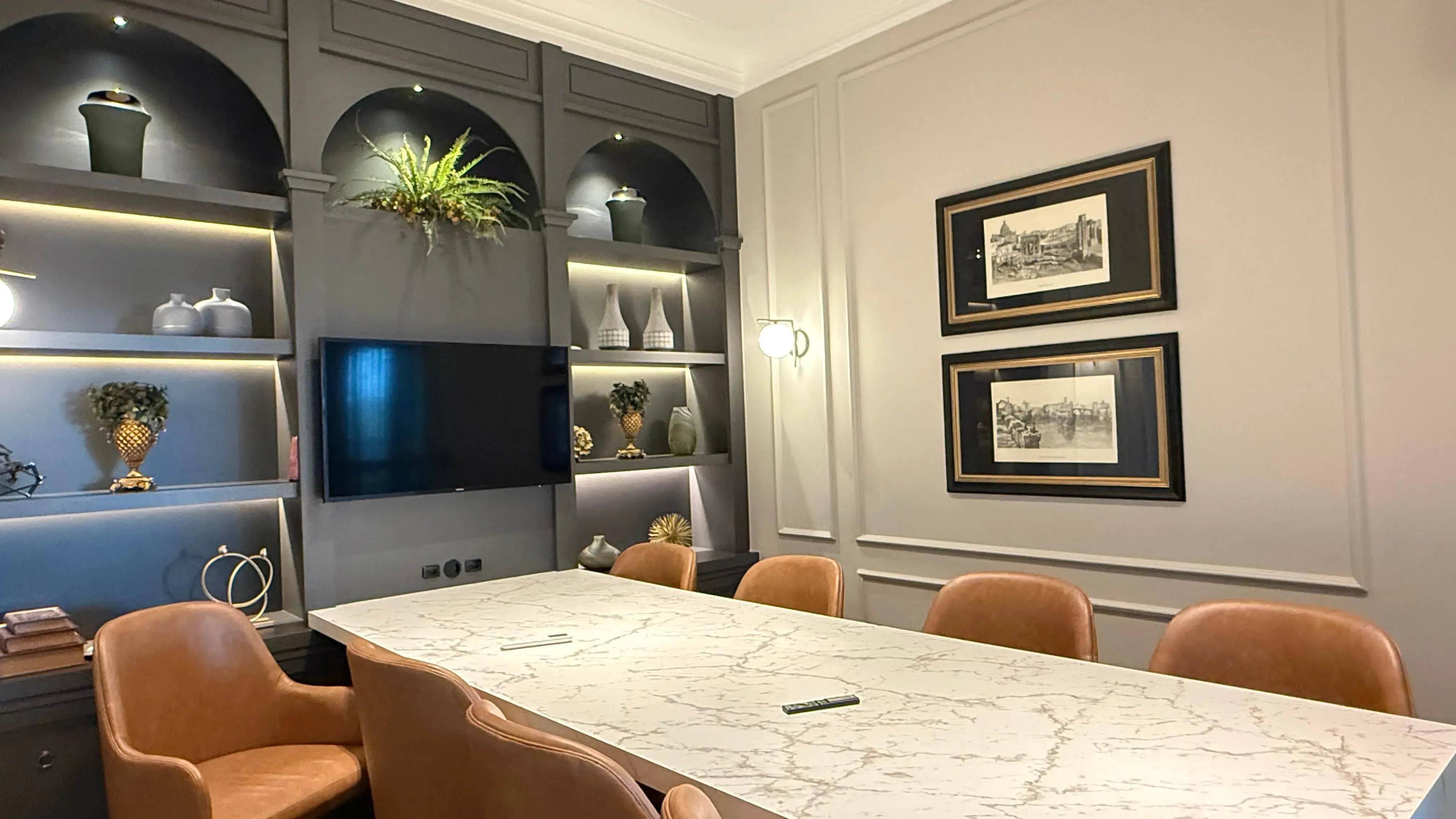 Apartamento frente mar com 4 dormitórios sendo 4 suítes e 3 vagas de garagem em Porto Belo/SC