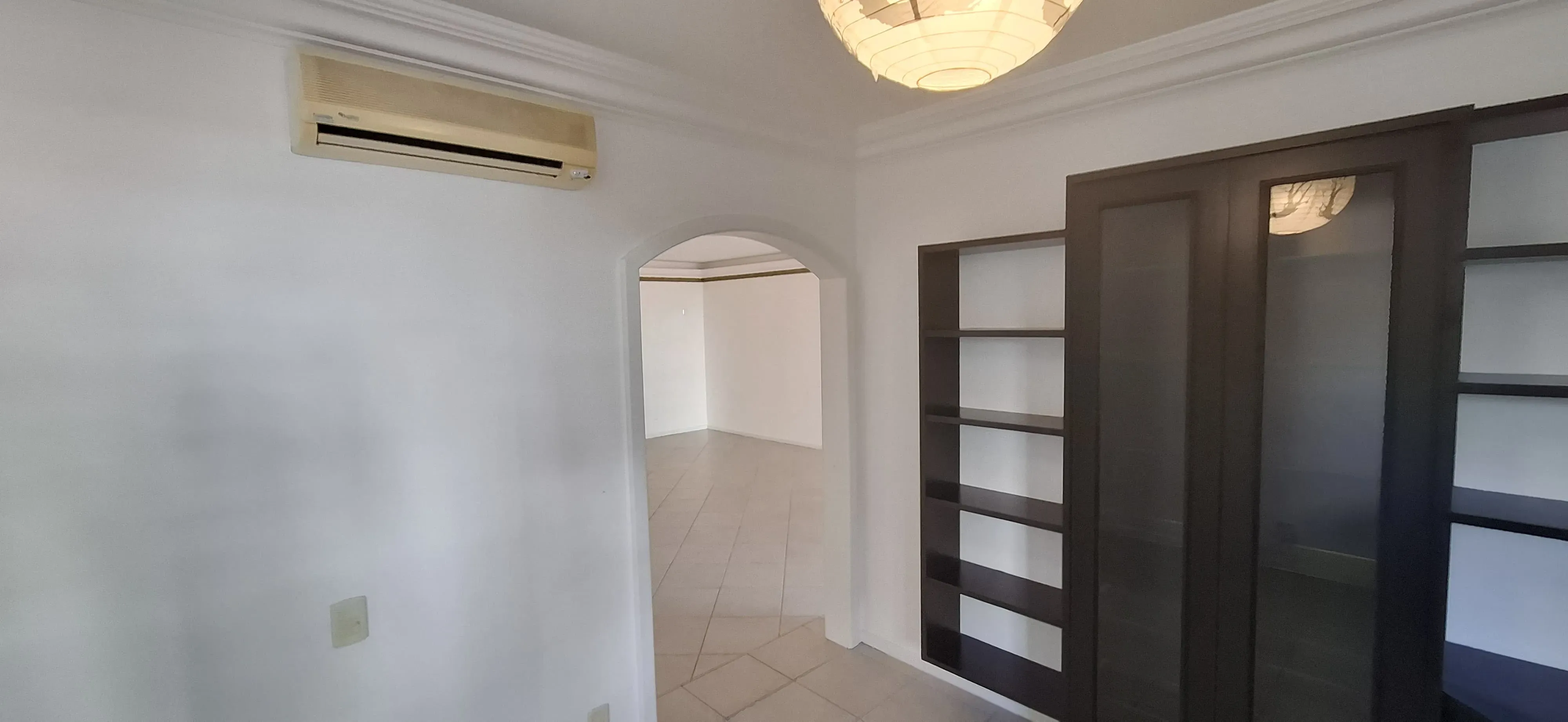 Apartamento com 3 dormitórios sendo 2 suítes e 2 vagas de garagem em Florianópolis/SC