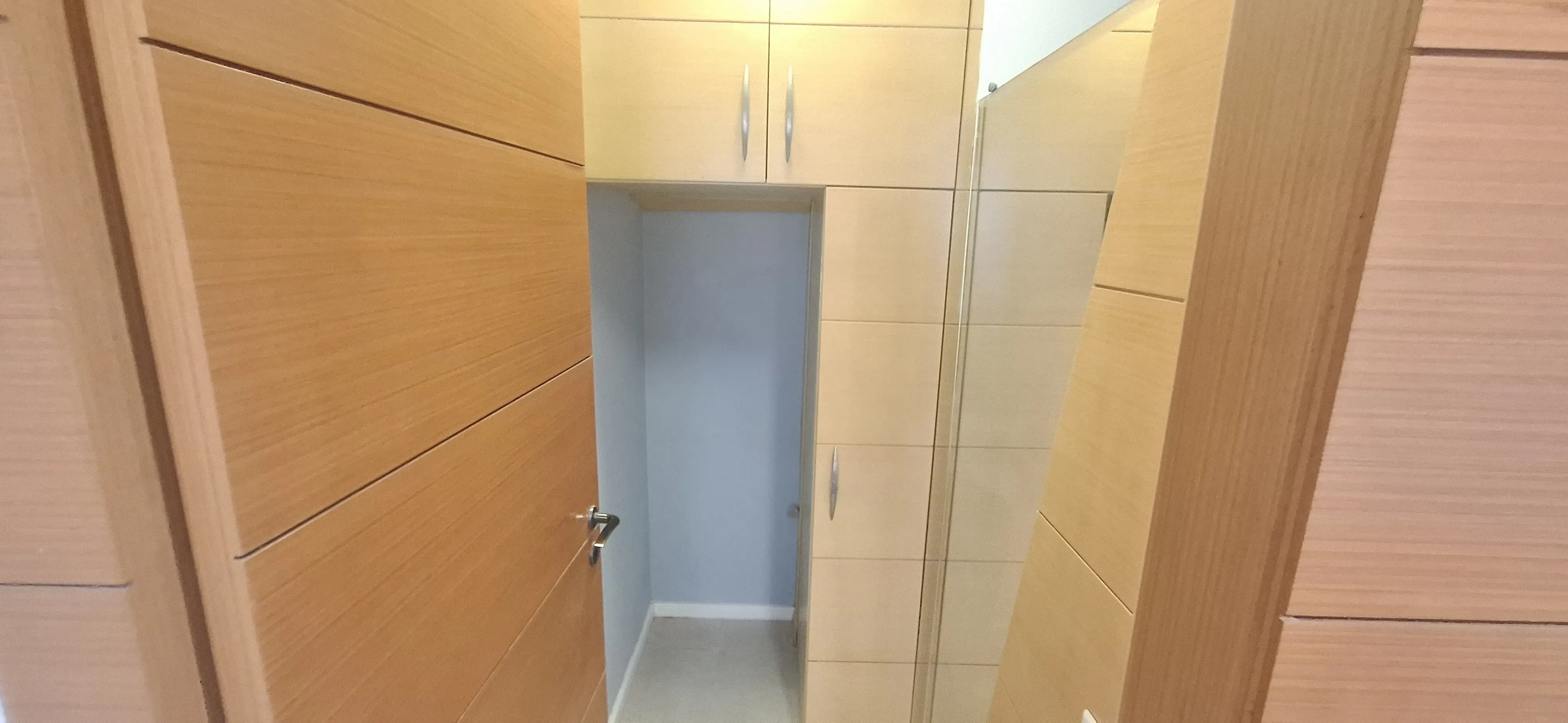 Apartamento com 3 dormitórios sendo 2 suítes e 2 vagas de garagem em Florianópolis/SC