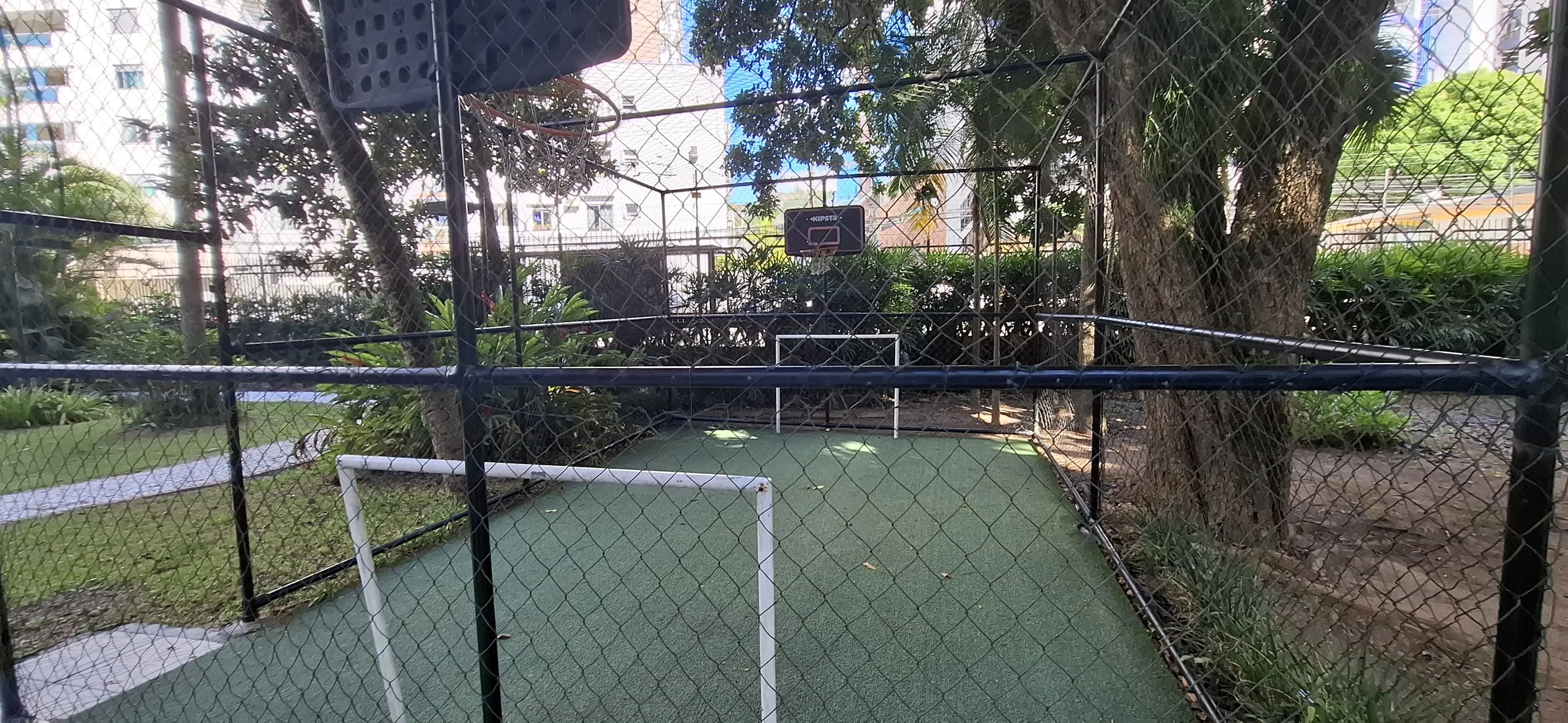 Apartamento com 3 dormitórios sendo 2 suítes e 2 vagas de garagem em Florianópolis/SC