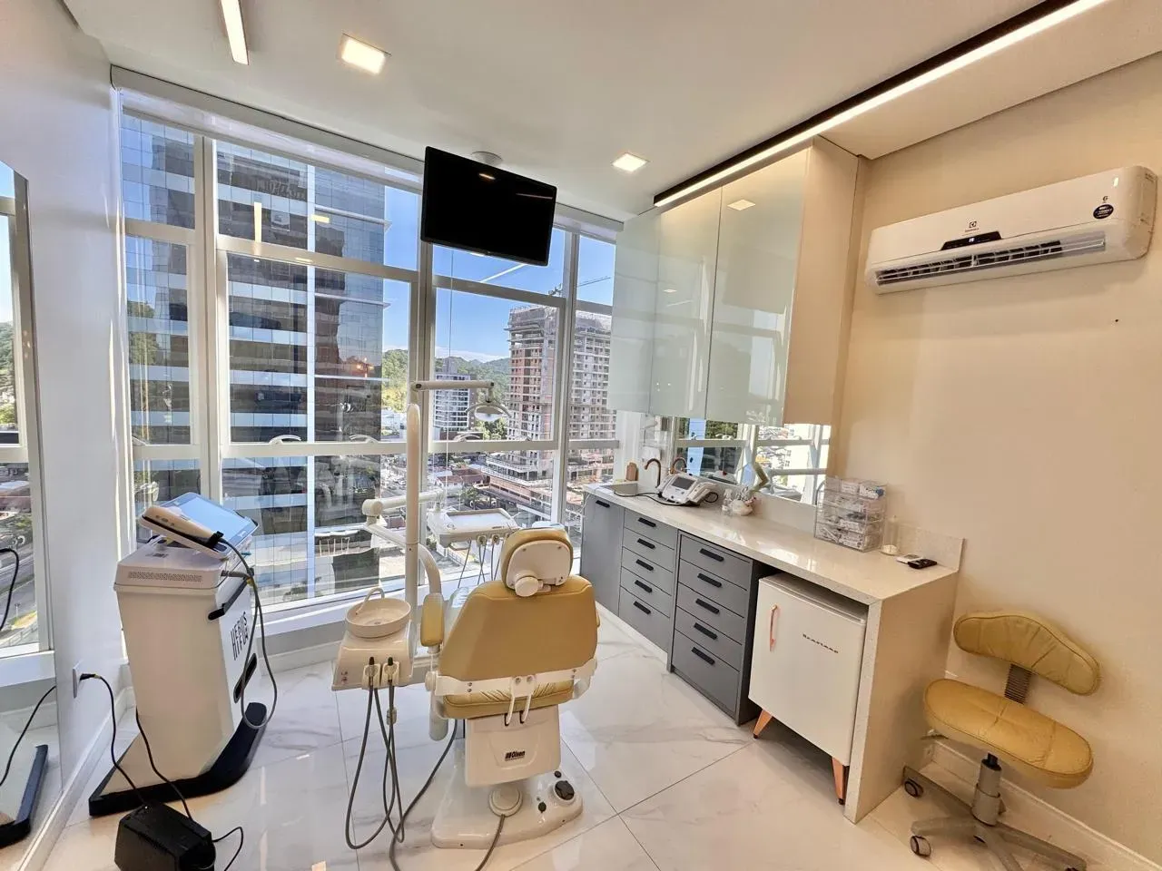 Sala comercial com 1 vaga de garagem em Itajaí/SC