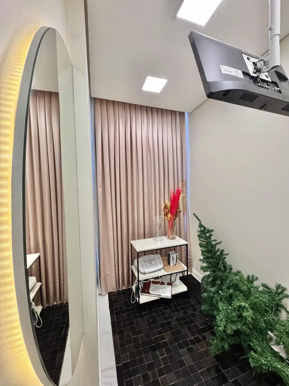 Sala comercial com 1 vaga de garagem em Itajaí/SC