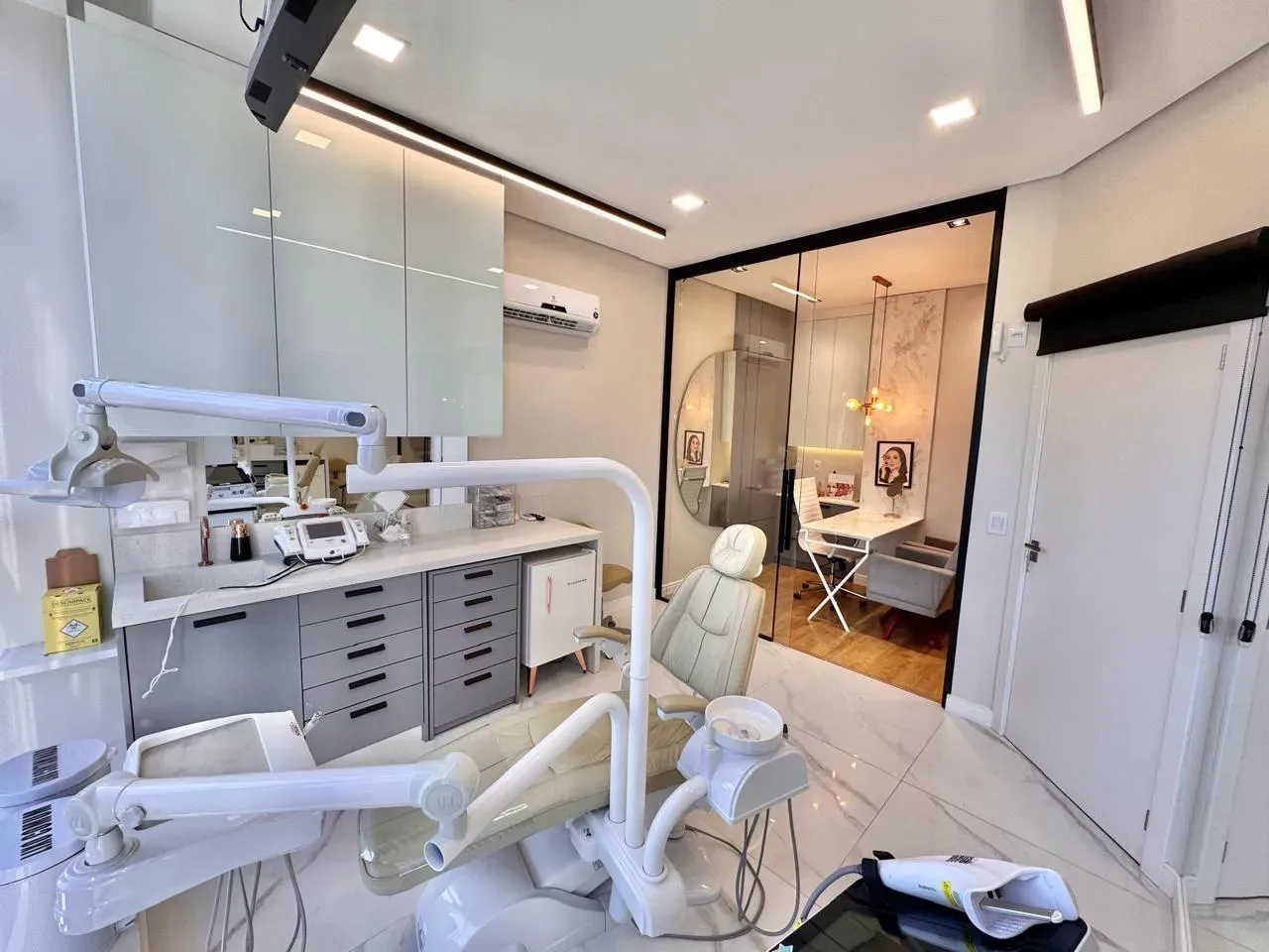 Sala comercial com 1 vaga de garagem em Itajaí/SC