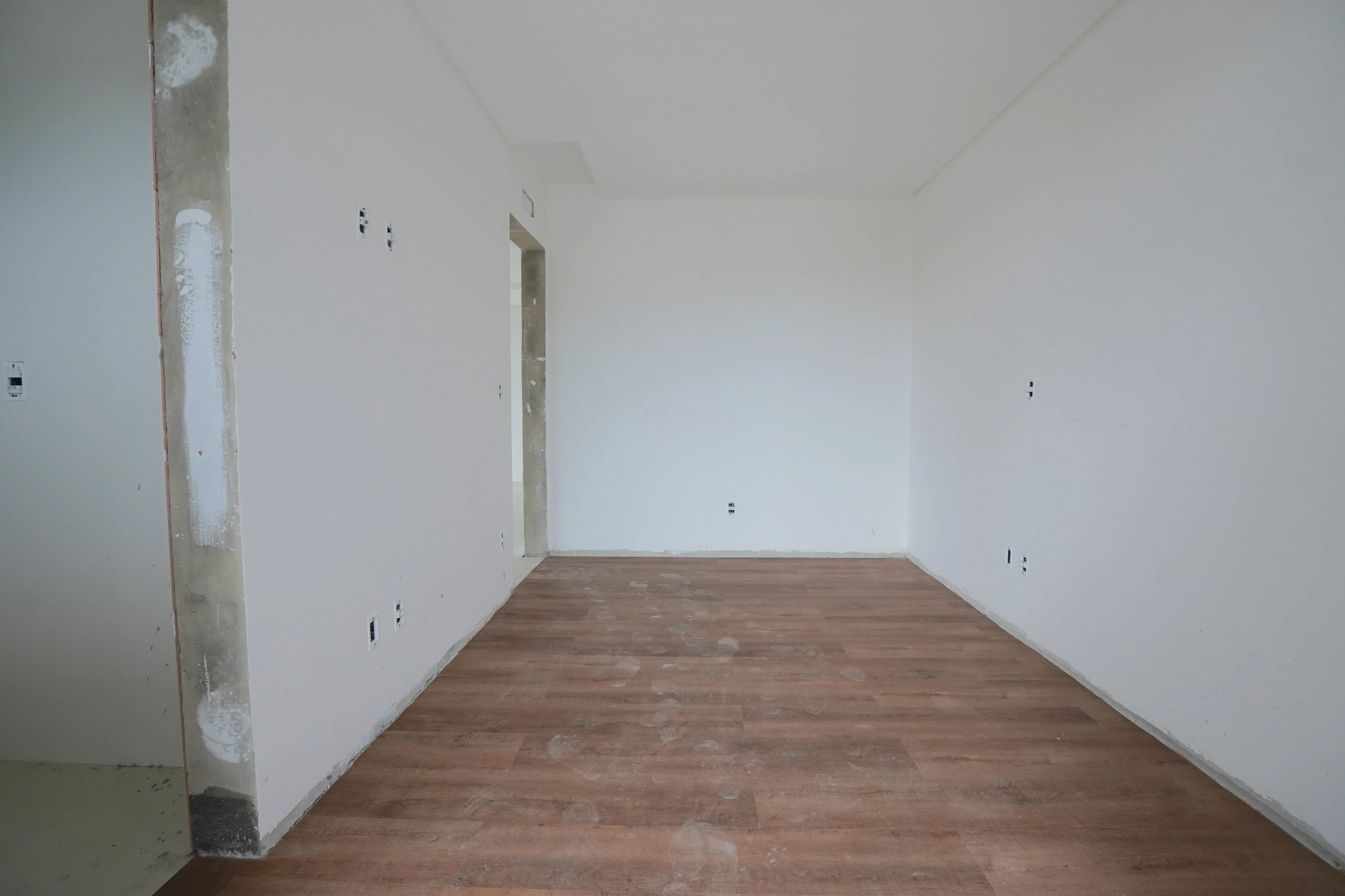 Apartamento com 2 dormitórios sendo 2 suítes e 2 vagas de garagem em Itajaí/SC