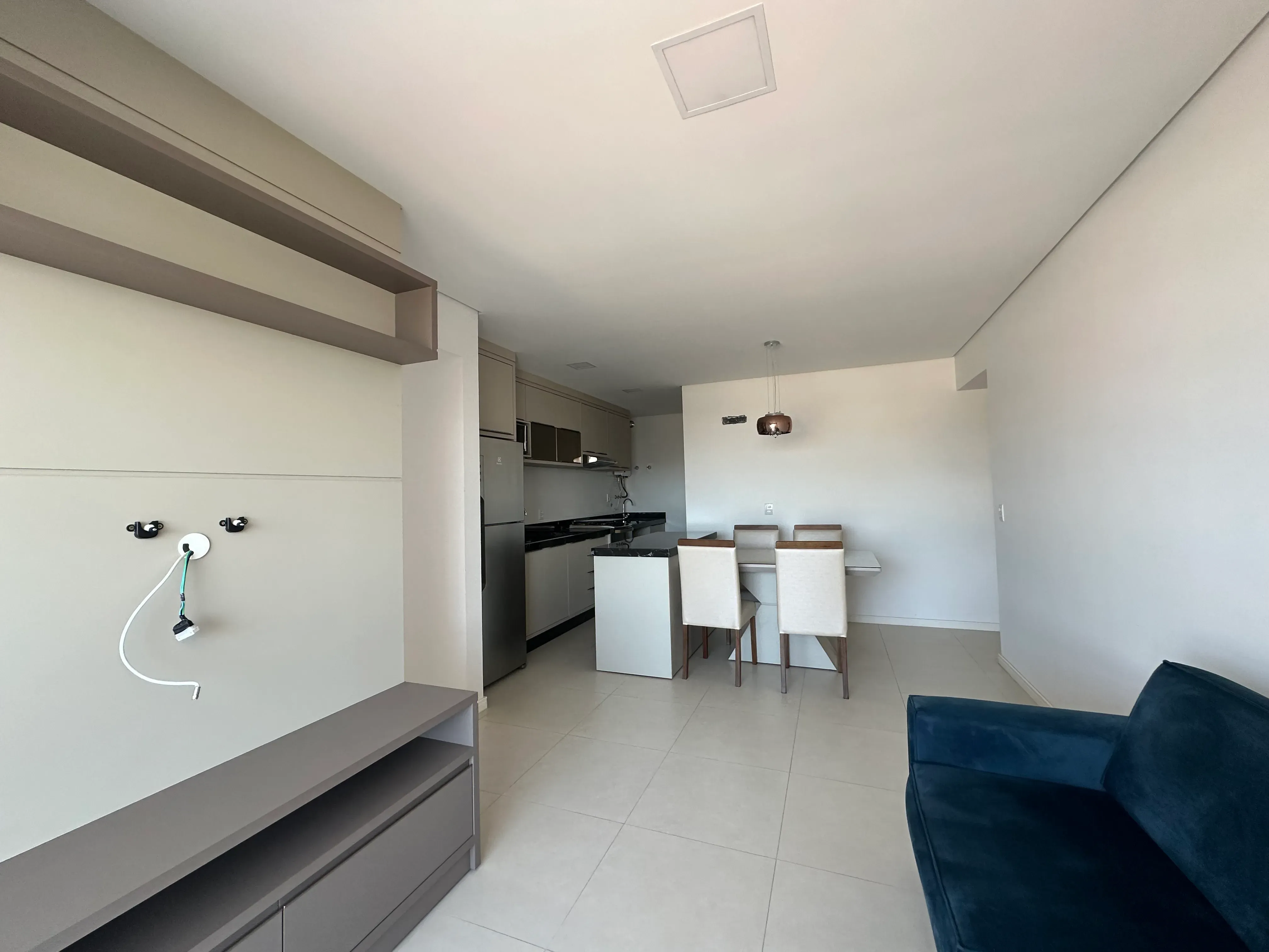 Apartamento com 2 dormitórios sendo 1 suíte e 1 vaga de garagem em Navegantes/SC