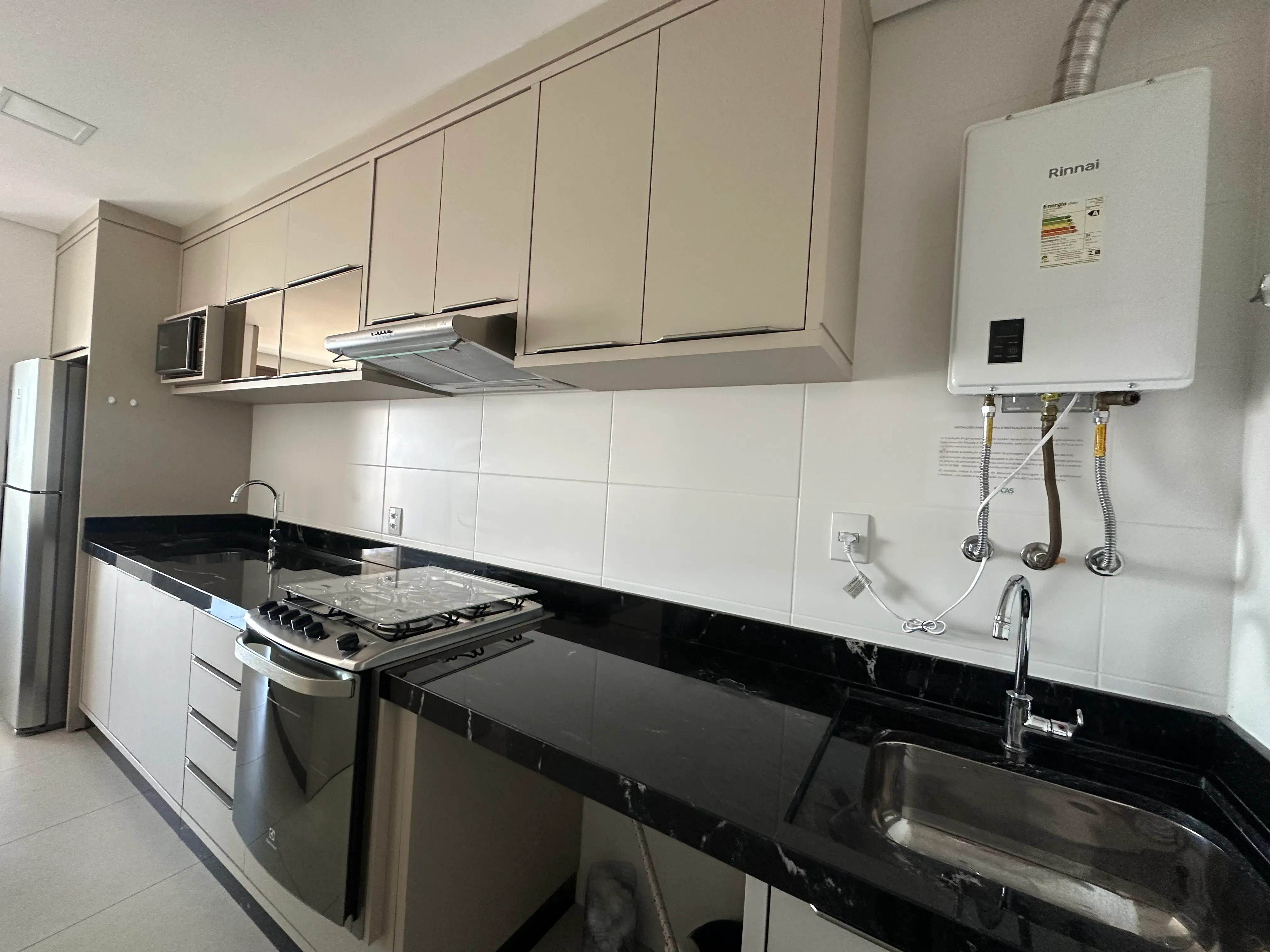 Apartamento com 2 dormitórios sendo 1 suíte e 1 vaga de garagem em Navegantes/SC