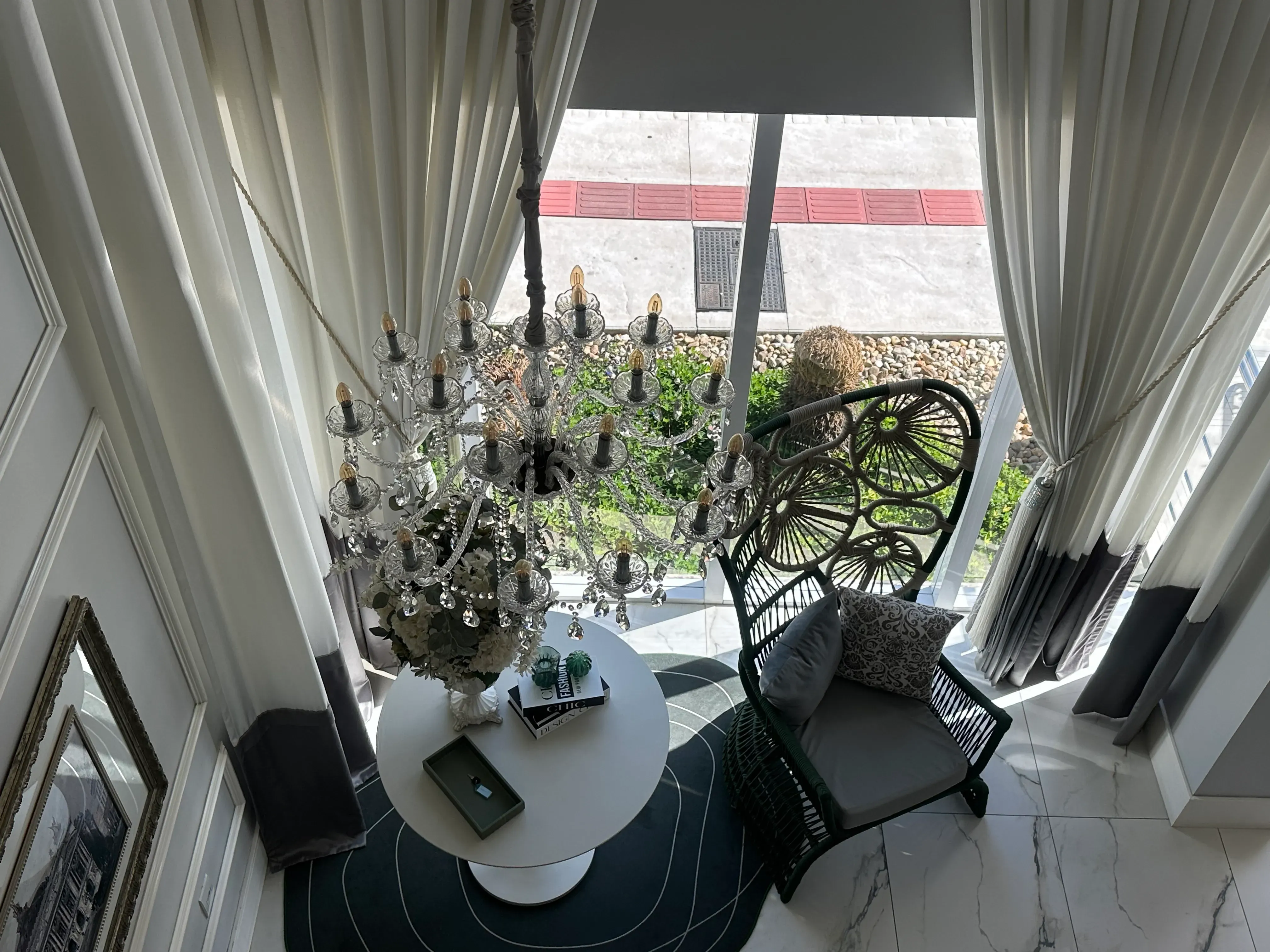 Apartamento com 2 dormitórios sendo 1 suíte e 1 vaga de garagem em Navegantes/SC