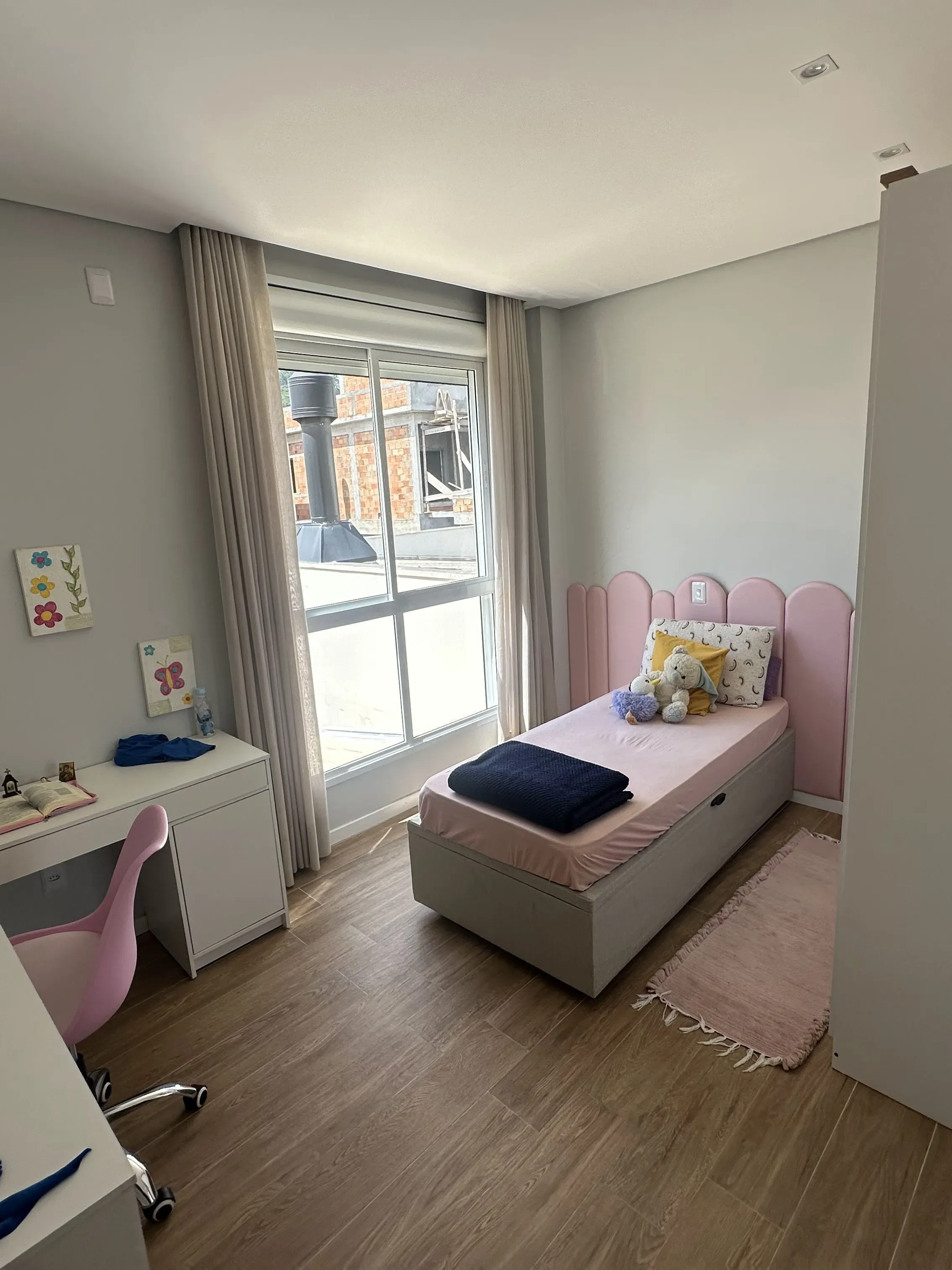 Casa com 3 dormitórios sendo 1 suíte e 2 vagas de garagem em Biguaçu/SC