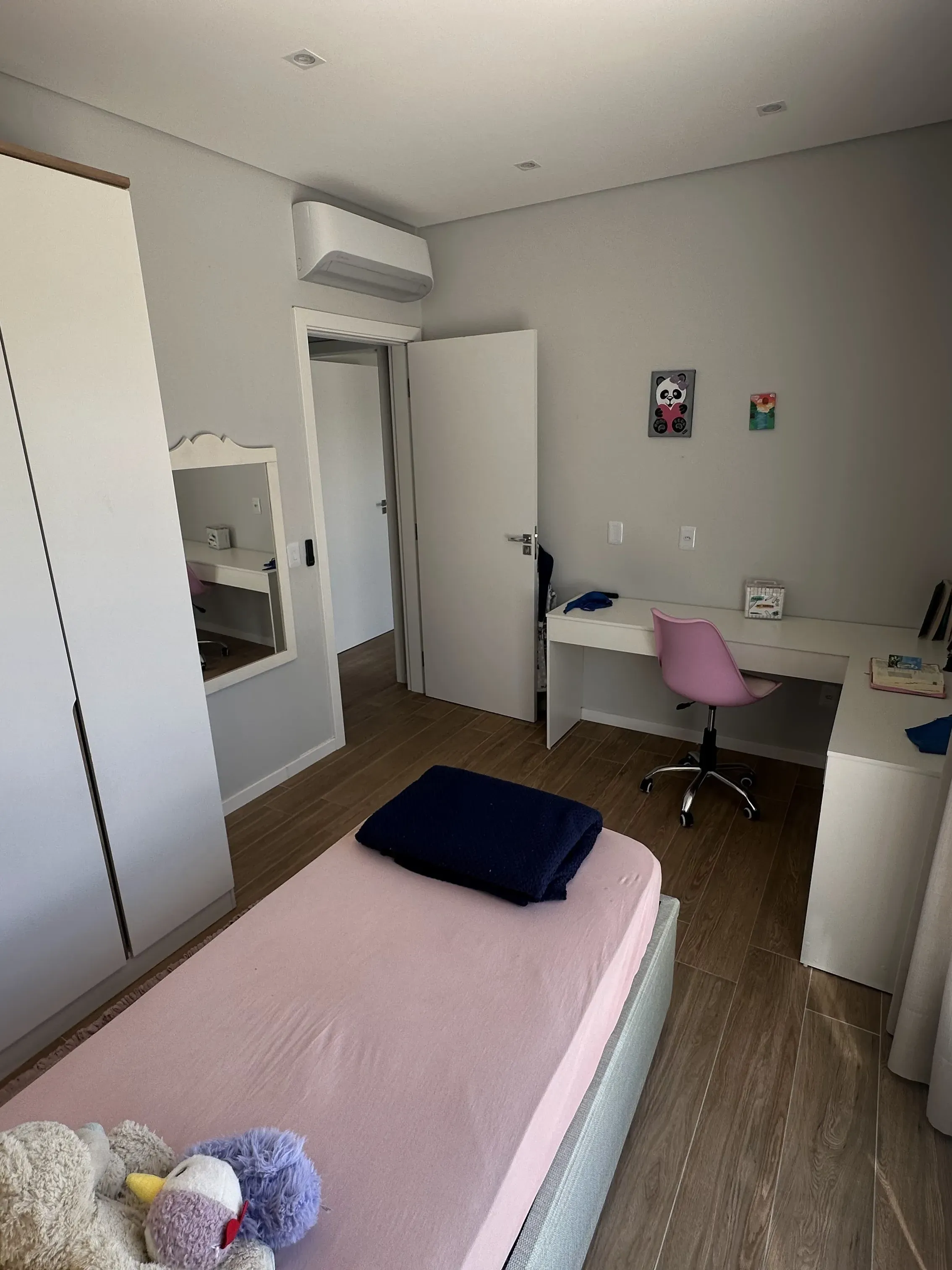 Casa com 3 dormitórios sendo 1 suíte e 2 vagas de garagem em Biguaçu/SC