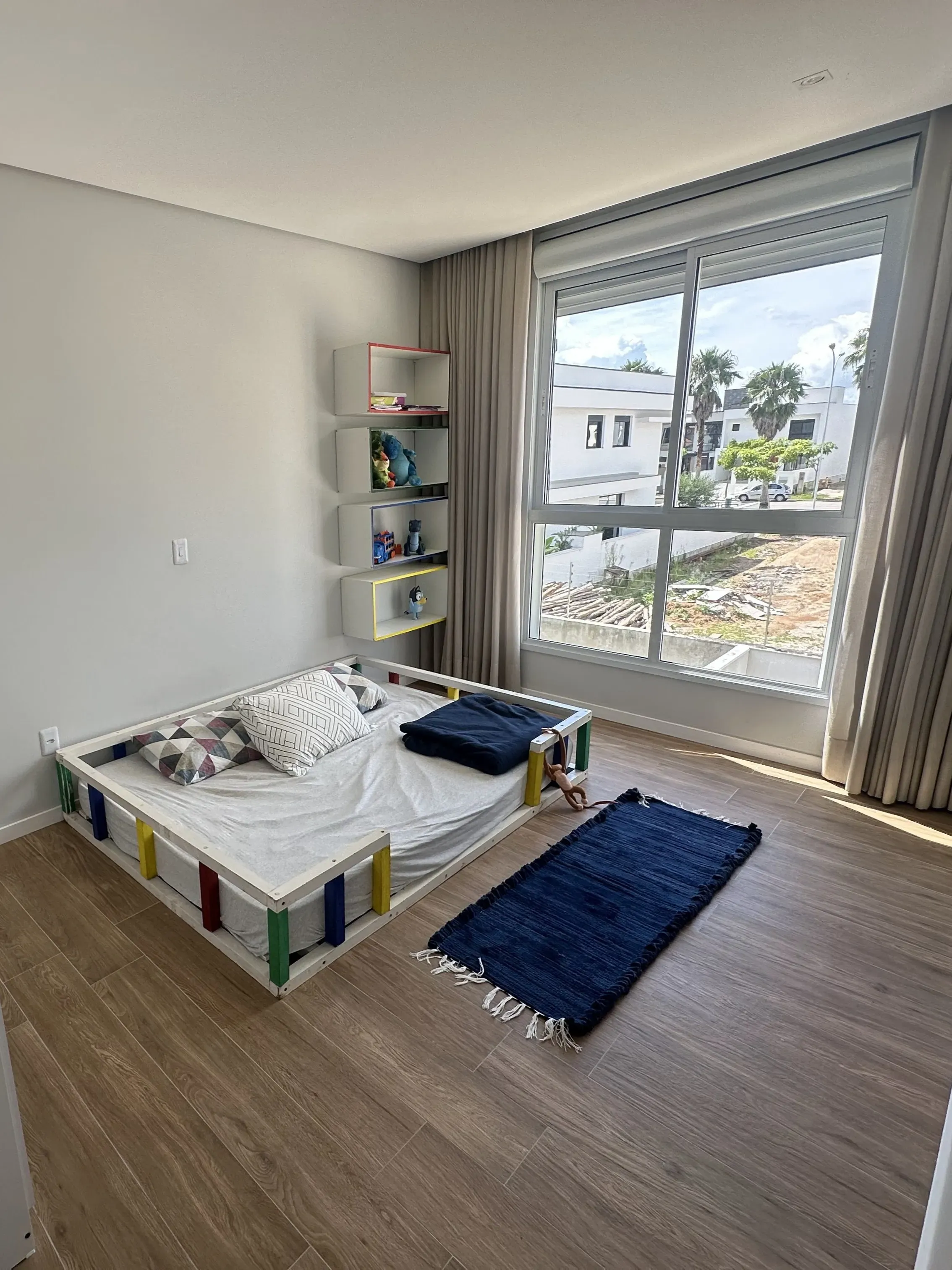 Casa com 3 dormitórios sendo 1 suíte e 2 vagas de garagem em Biguaçu/SC