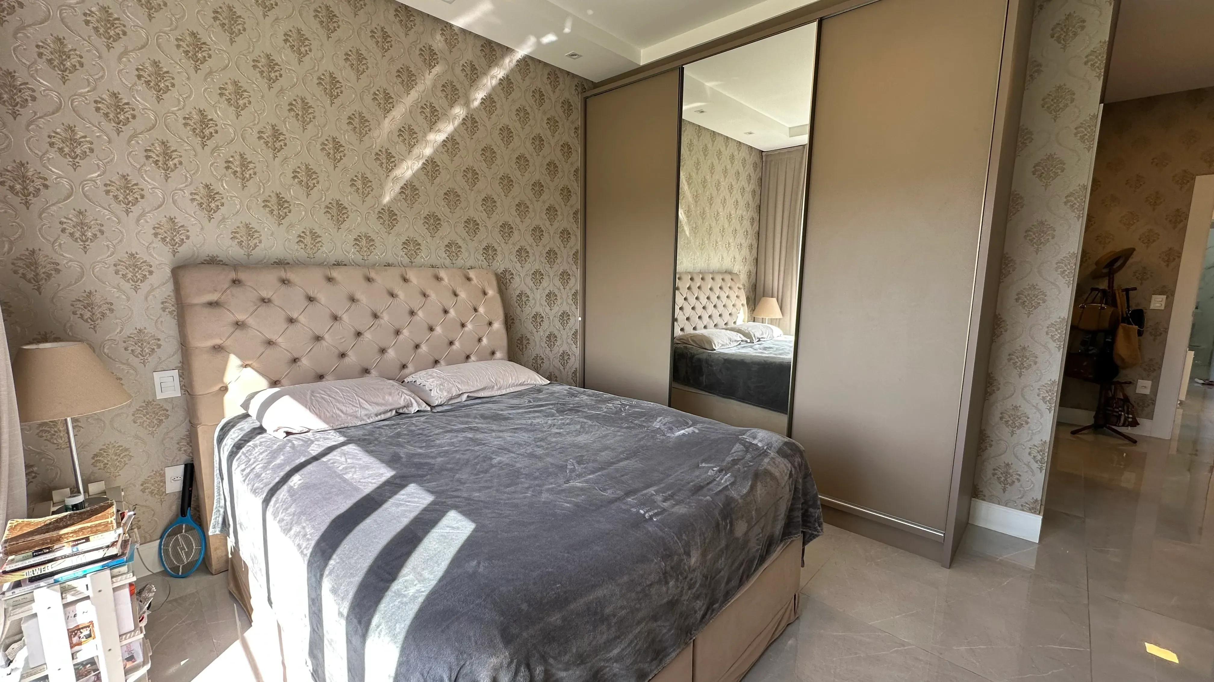 Casa com 3 dormitórios sendo 3 suítes e 3 vagas de garagem em Camboriú/SC