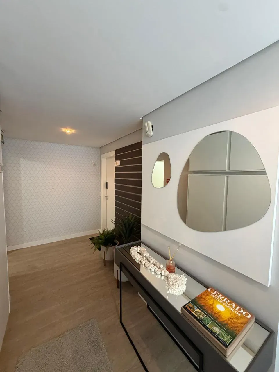 Apartamento com 3 dormitórios sendo 3 suítes e 3 vagas de garagem em Balneário Camboriú/SC