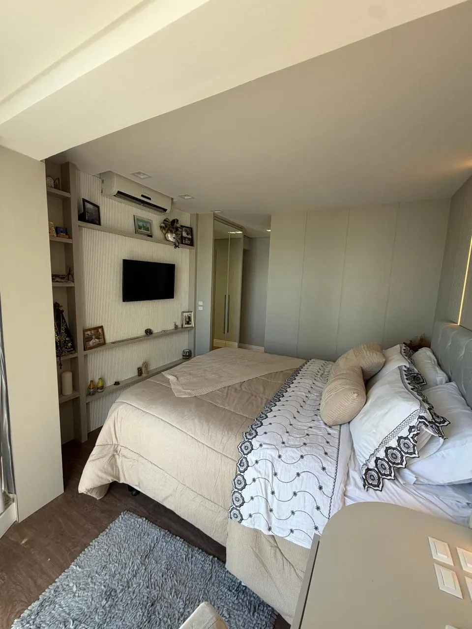 Apartamento com 3 dormitórios sendo 3 suítes e 3 vagas de garagem em Balneário Camboriú/SC