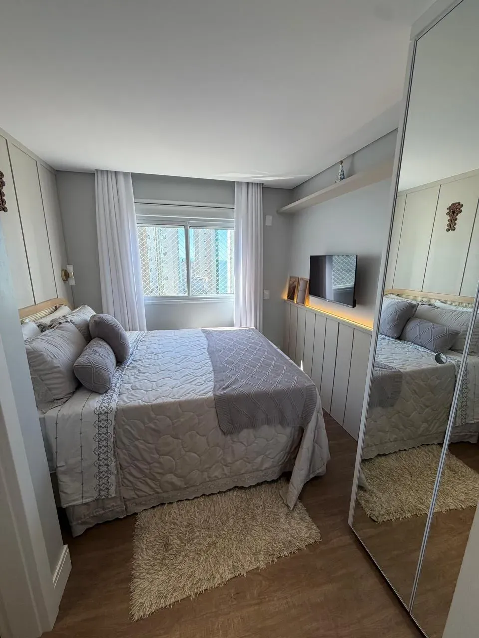 Apartamento com 3 dormitórios sendo 3 suítes e 3 vagas de garagem em Balneário Camboriú/SC