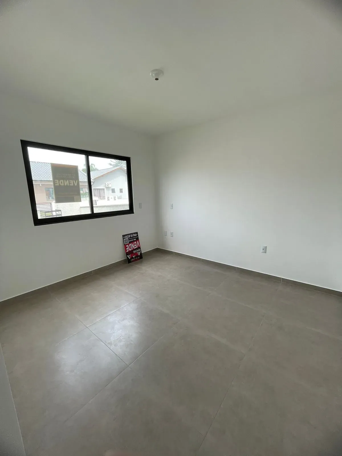 Casa com 2 dormitórios e 2 vagas de garagem em Palhoça/SC