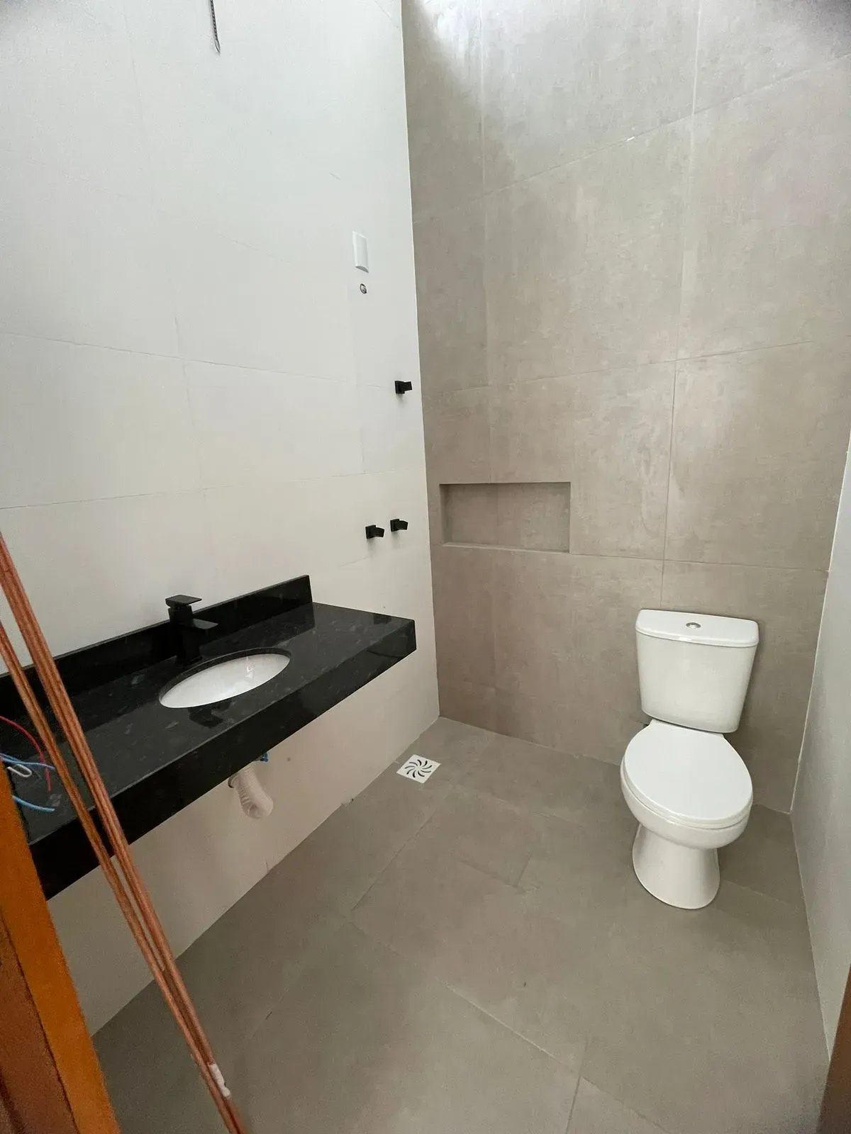 Casa com 2 dormitórios e 2 vagas de garagem em Palhoça/SC