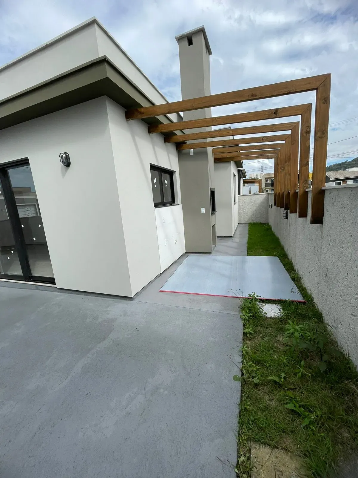 Casa com 2 dormitórios e 2 vagas de garagem em Palhoça/SC