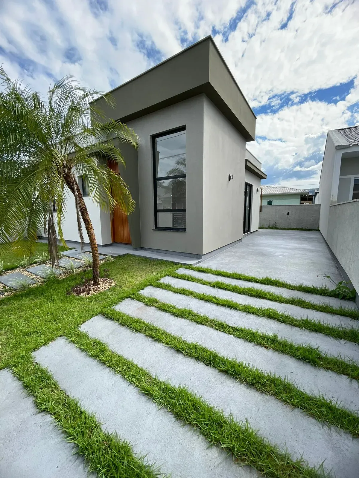 Casa com 2 dormitórios e 2 vagas de garagem em Palhoça/SC