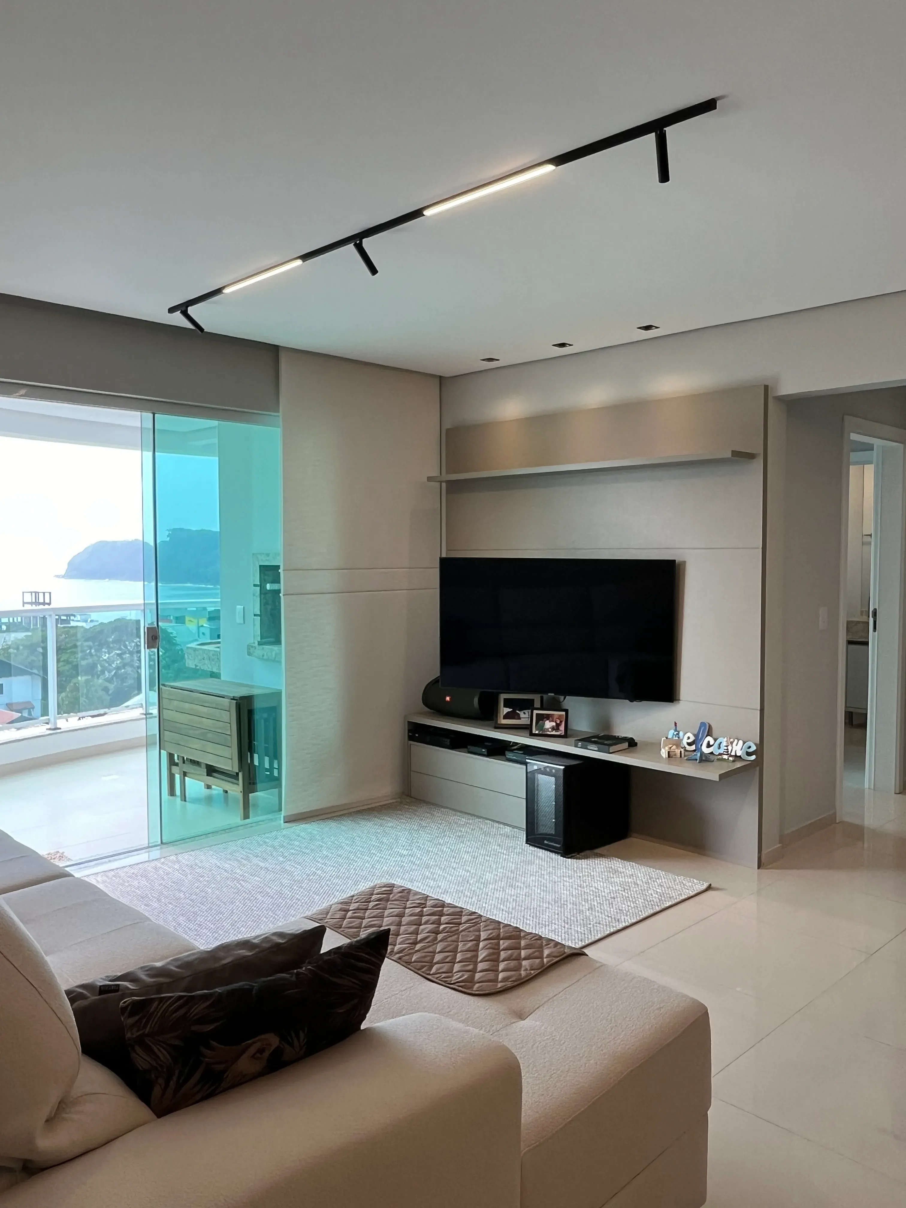 Apartamento com 3 dormitórios sendo 3 suítes e 2 vagas de garagem em Itajaí/SC