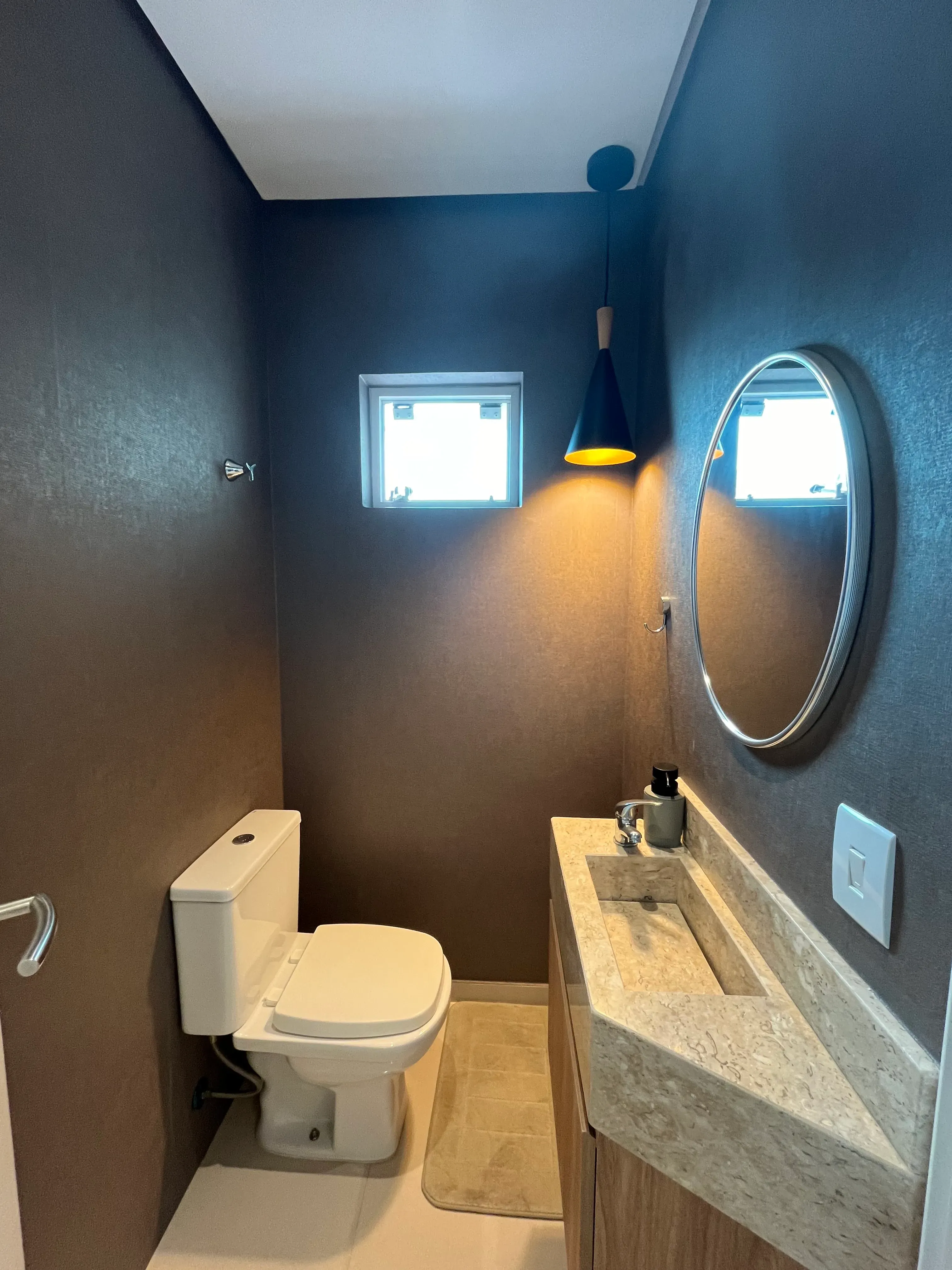 Apartamento com 3 dormitórios sendo 3 suítes e 2 vagas de garagem em Itajaí/SC