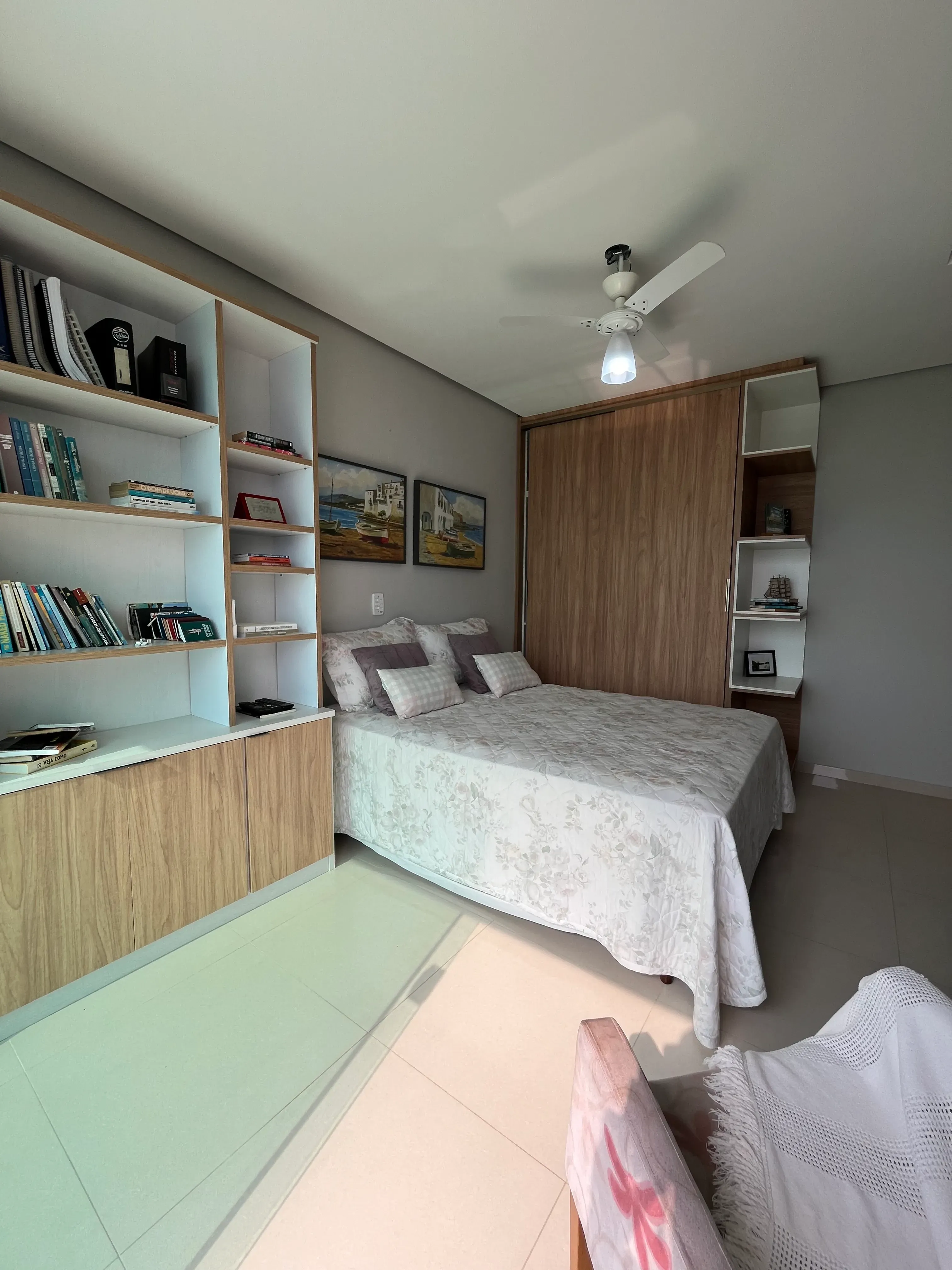 Apartamento com 3 dormitórios sendo 3 suítes e 2 vagas de garagem em Itajaí/SC