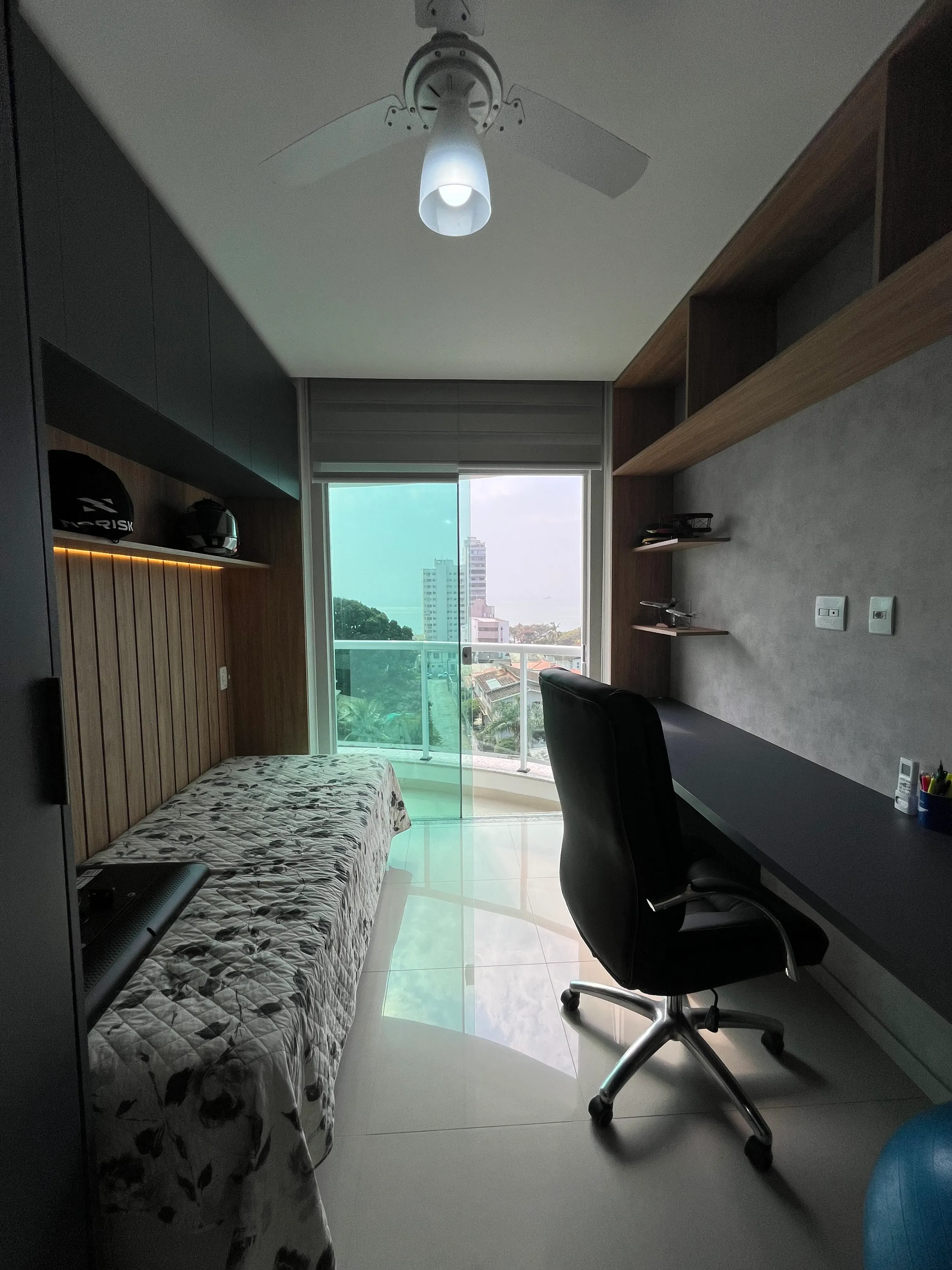 Apartamento com 3 dormitórios sendo 3 suítes e 2 vagas de garagem em Itajaí/SC