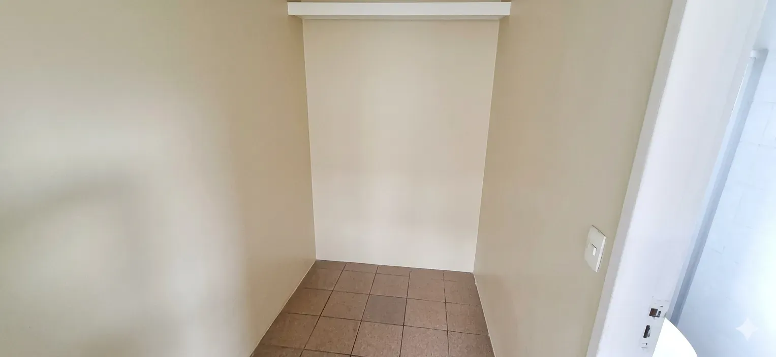 Casa com 4 dormitórios sendo 1 suíte e 2 vagas de garagem em Florianópolis/SC