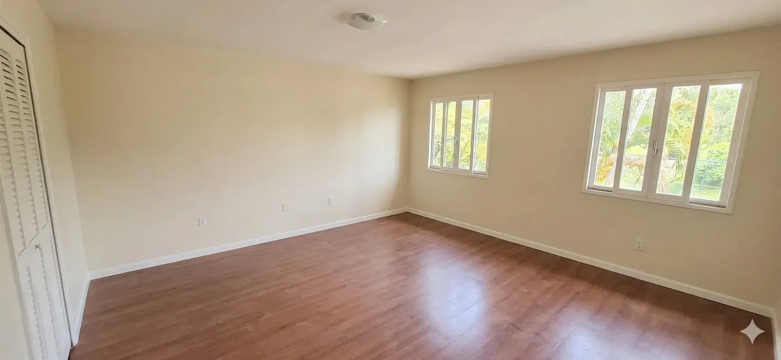 Casa com 4 dormitórios sendo 1 suíte e 2 vagas de garagem em Florianópolis/SC