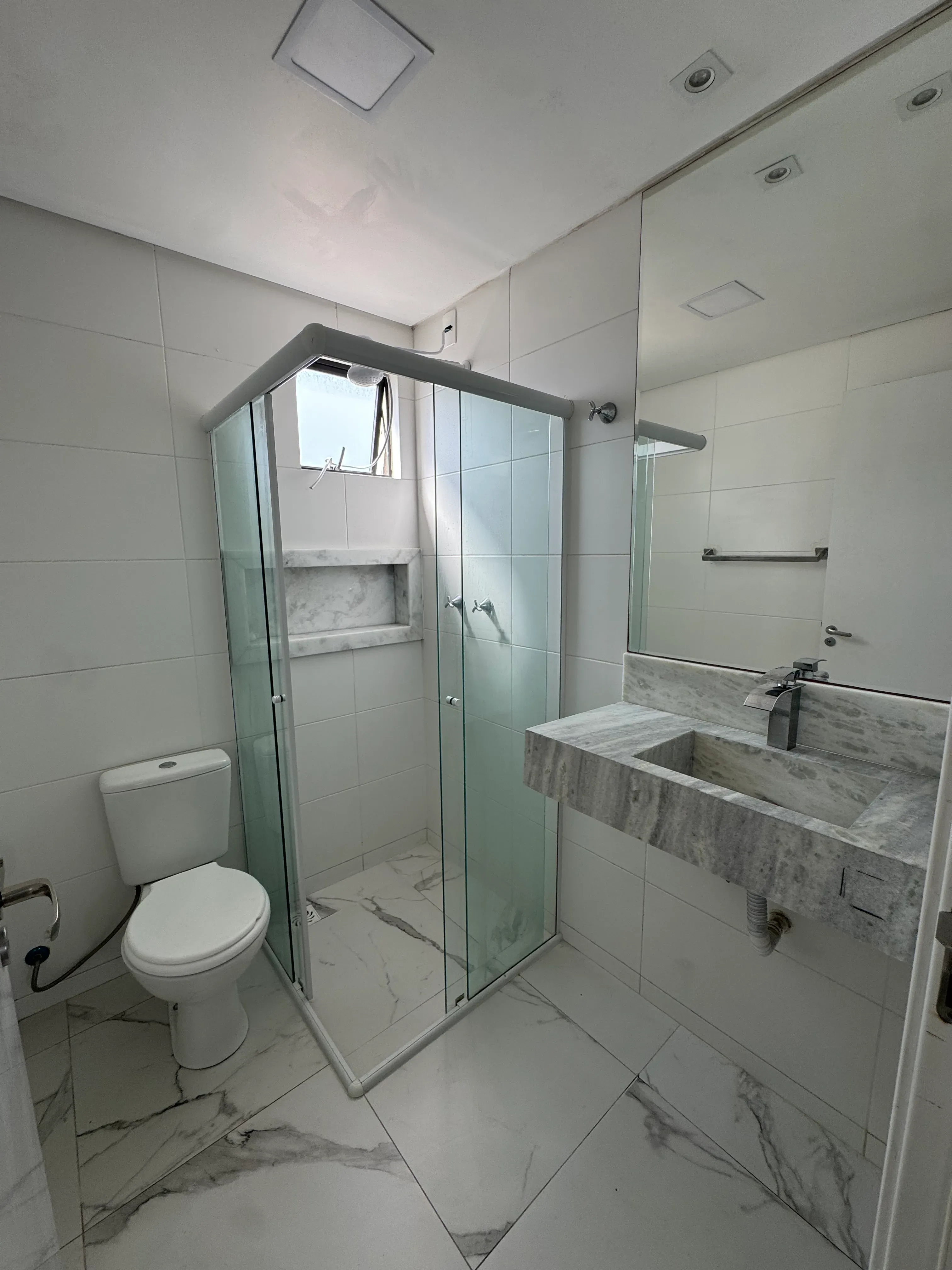 Apartamento com 2 dormitórios sendo 1 suíte e 1 vaga de garagem em Itajaí/SC