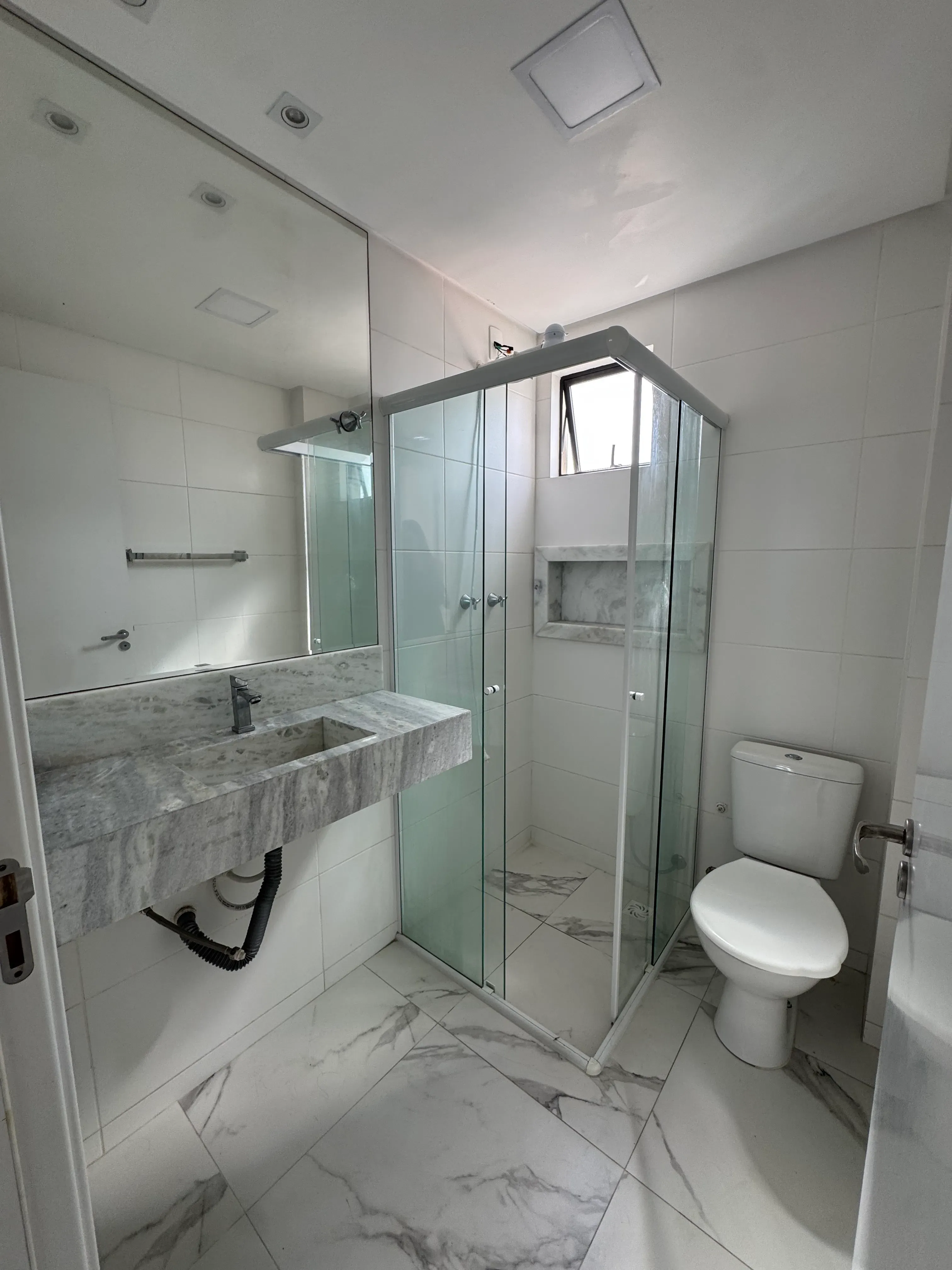 Apartamento com 2 dormitórios sendo 1 suíte e 1 vaga de garagem em Itajaí/SC