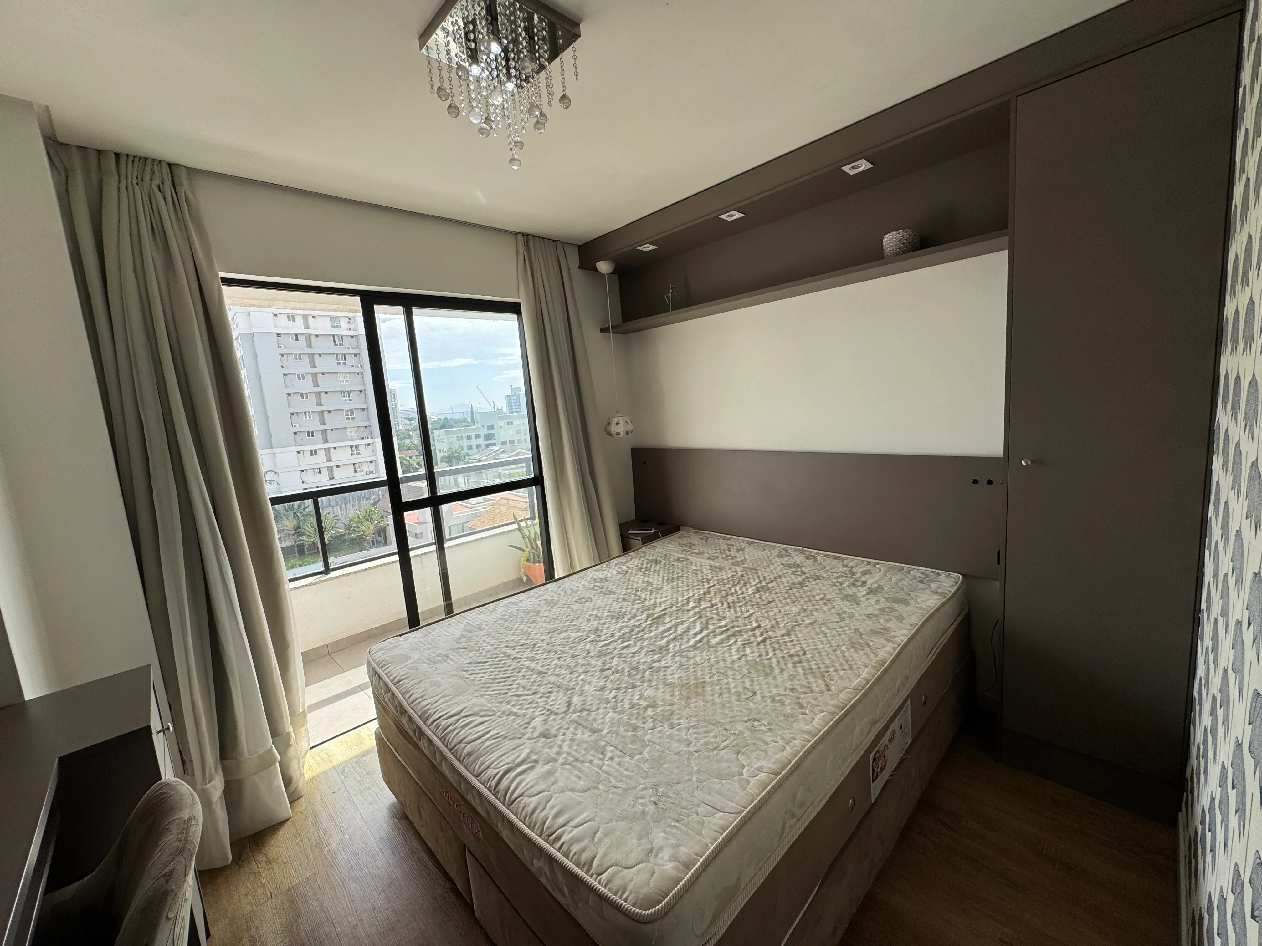 Apartamento com 2 dormitórios sendo 1 suíte e 1 vaga de garagem em Itajaí/SC