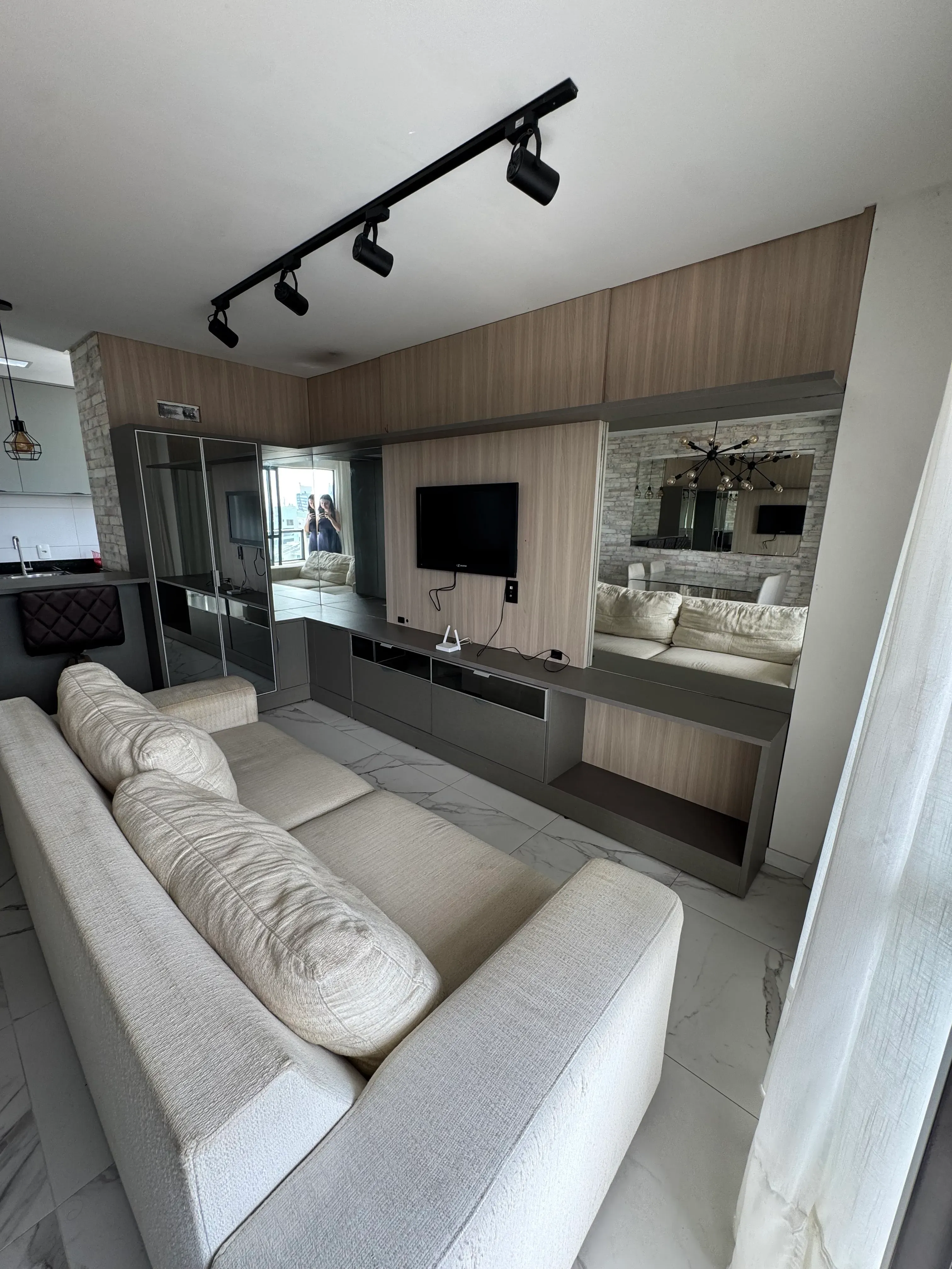 Apartamento com 2 dormitórios sendo 1 suíte e 1 vaga de garagem em Itajaí/SC